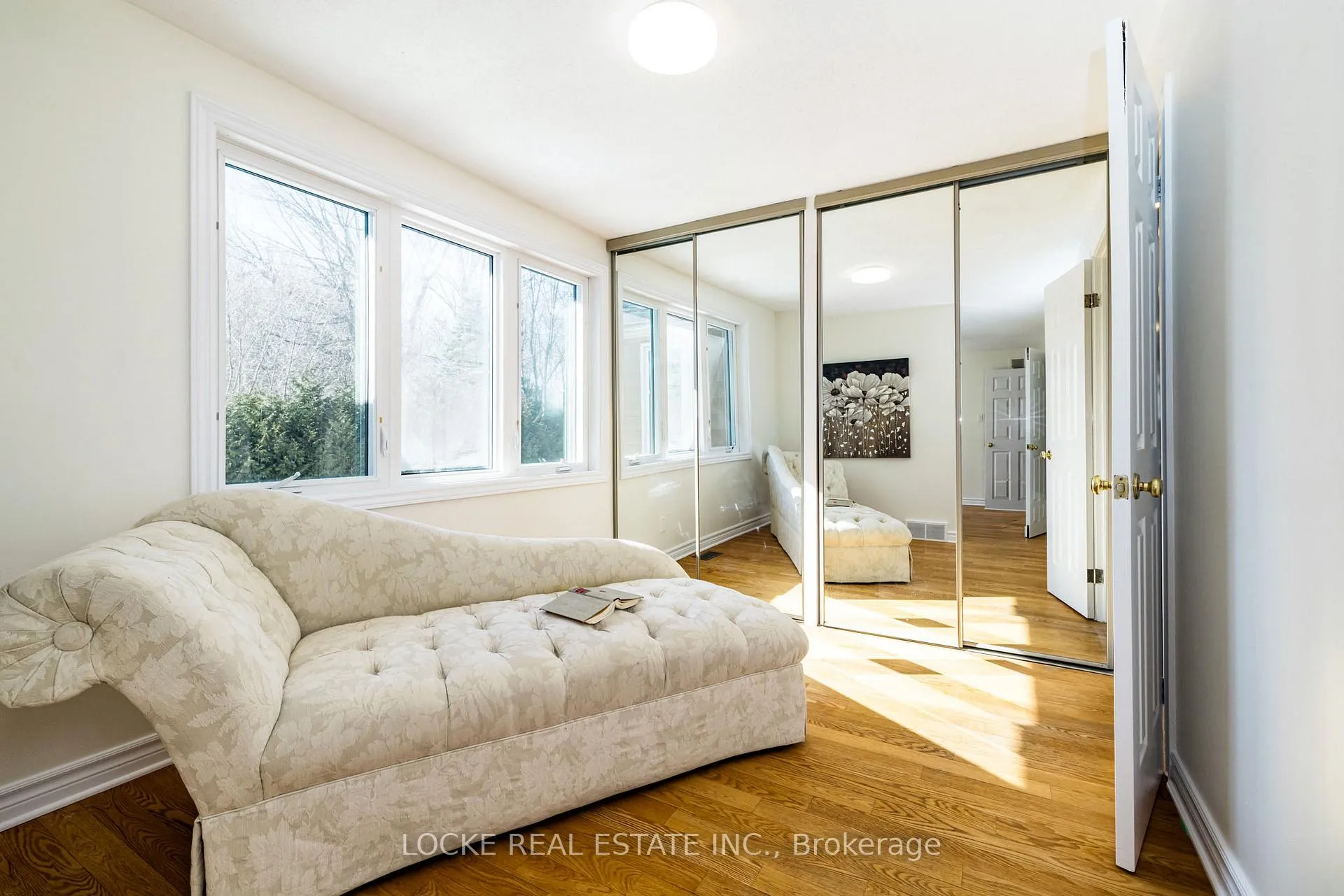 Photo 22 of 1404 Forest Valley Drive, Ottawa, Chapel Hill — HOMEH