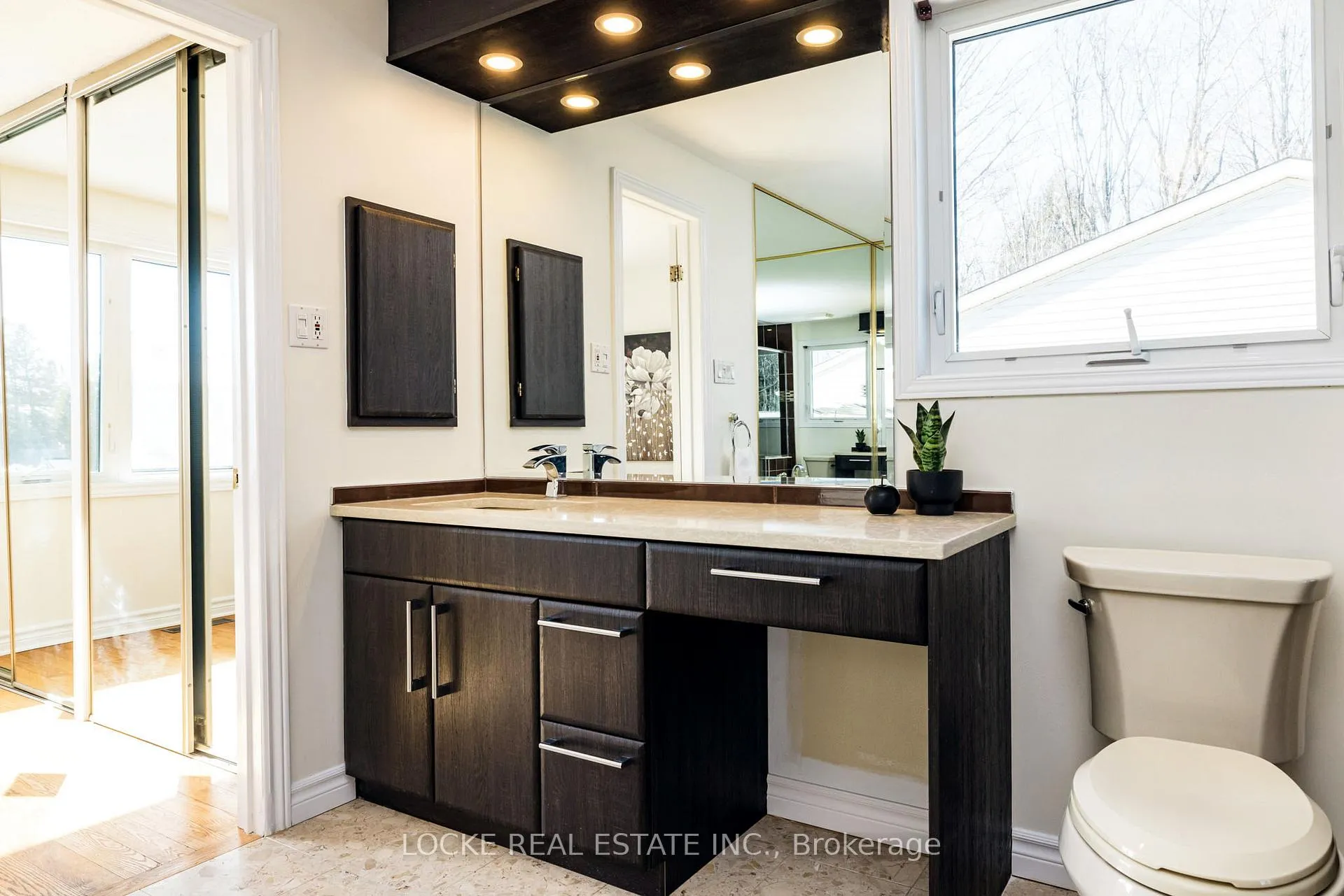 Photo 25 of 1404 Forest Valley Drive, Ottawa, Chapel Hill — HOMEH