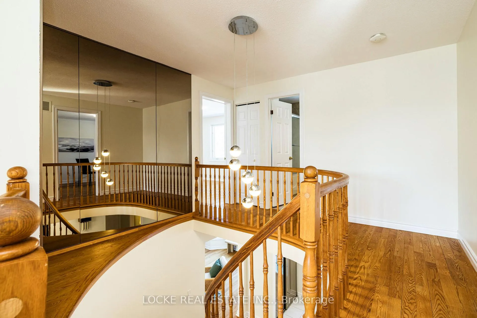Photo 27 of 1404 Forest Valley Drive, Ottawa, Chapel Hill — HOMEH