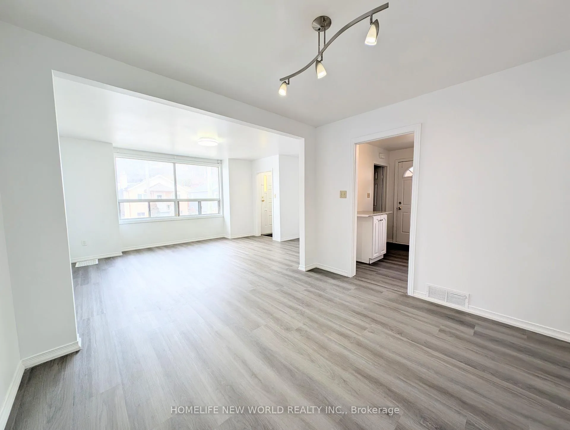 Photo 9 of 53 Dunraven Drive, Toronto, Keelesdale-Eglinton West — HOMEH