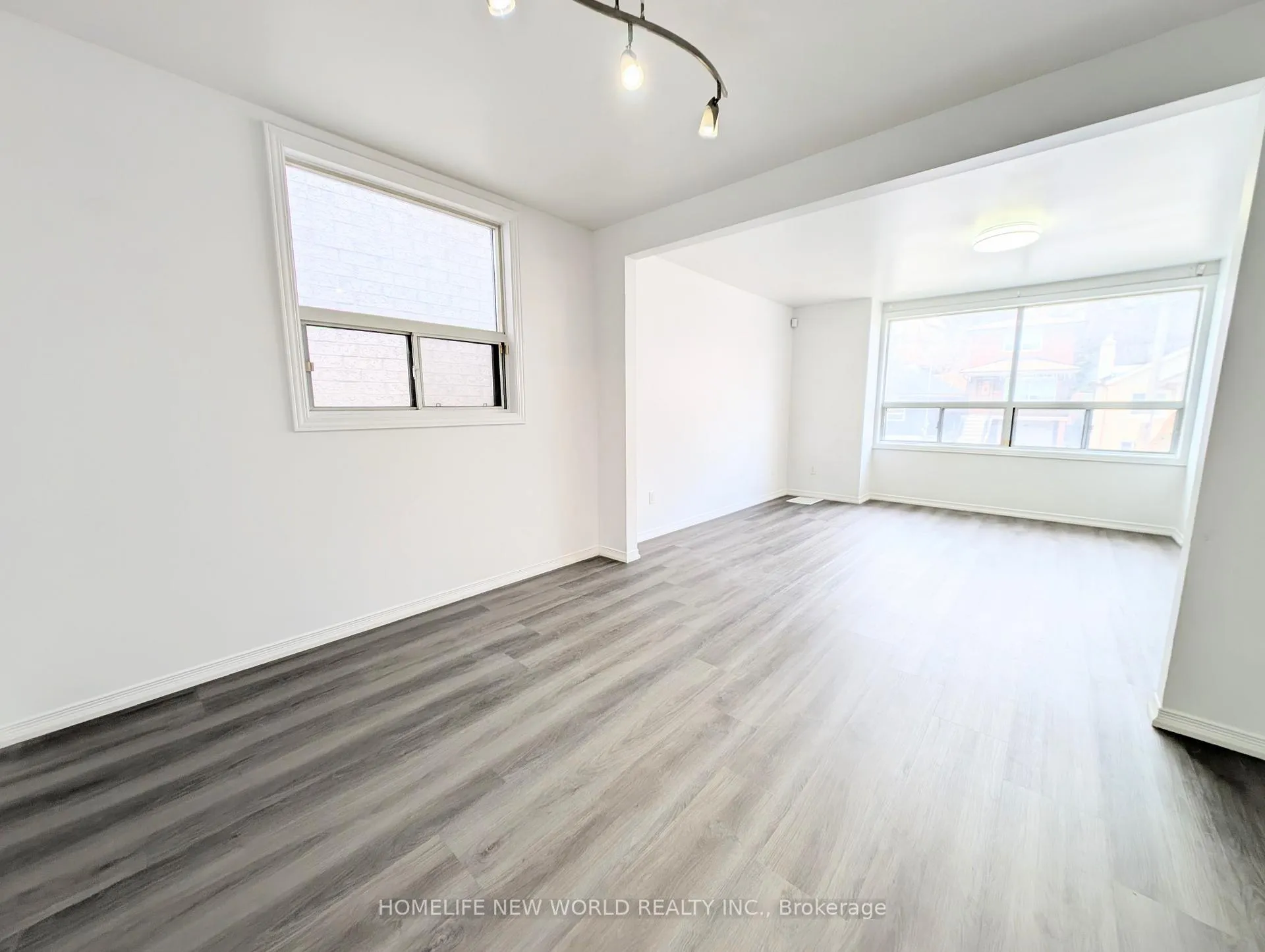Photo 10 of 53 Dunraven Drive, Toronto, Keelesdale-Eglinton West — HOMEH