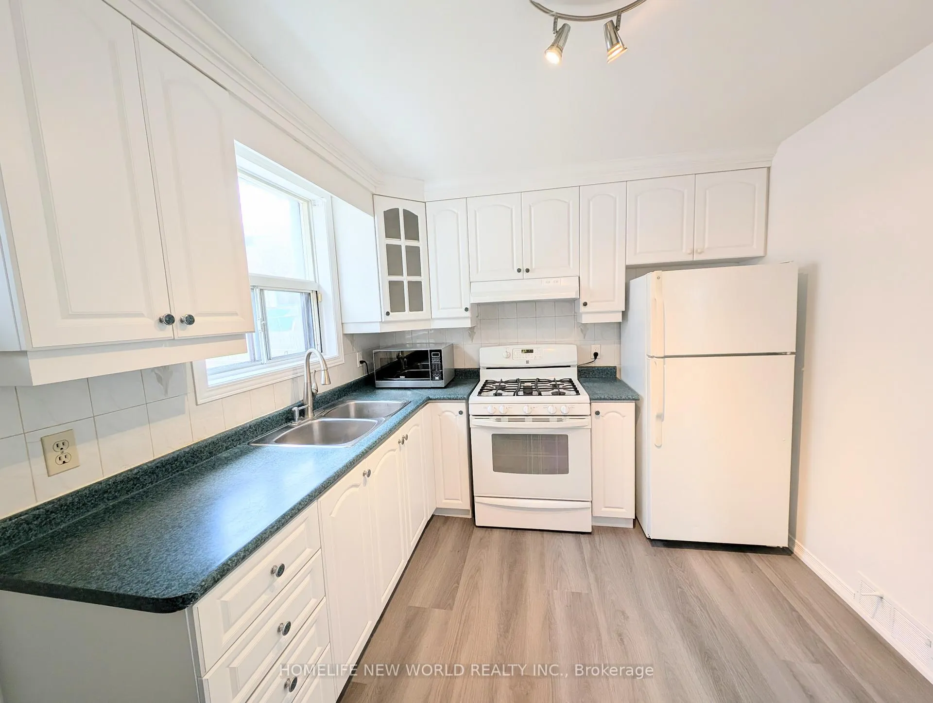 Photo 11 of 53 Dunraven Drive, Toronto, Keelesdale-Eglinton West — HOMEH