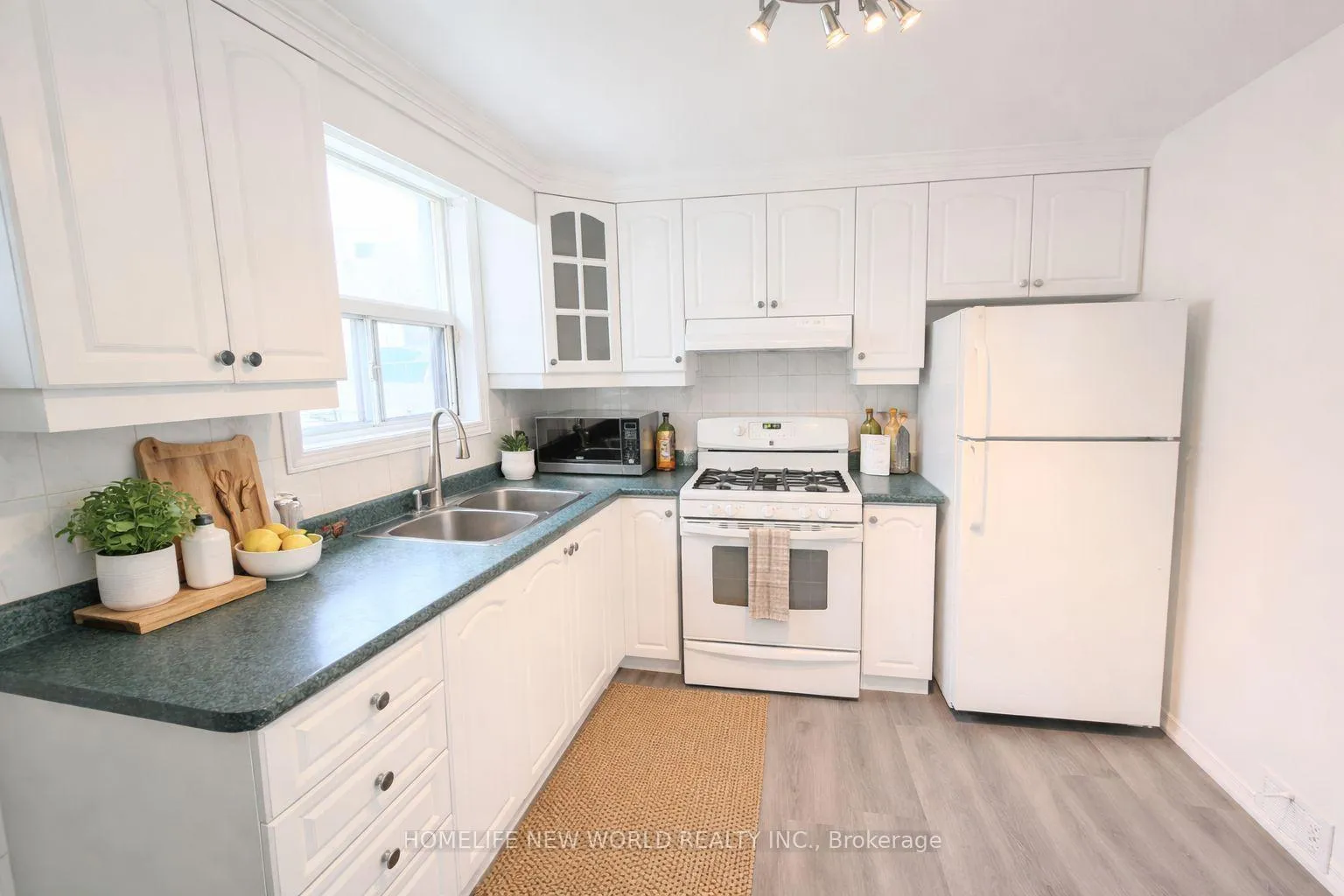 Photo 12 of 53 Dunraven Drive, Toronto, Keelesdale-Eglinton West — HOMEH