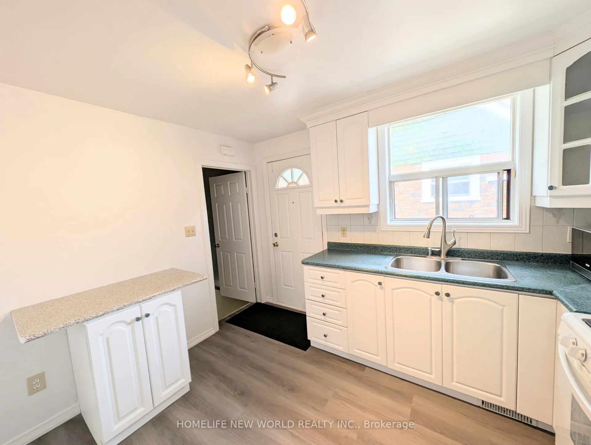 Photo 13 of 53 Dunraven Drive, Toronto, Keelesdale-Eglinton West — HOMEH