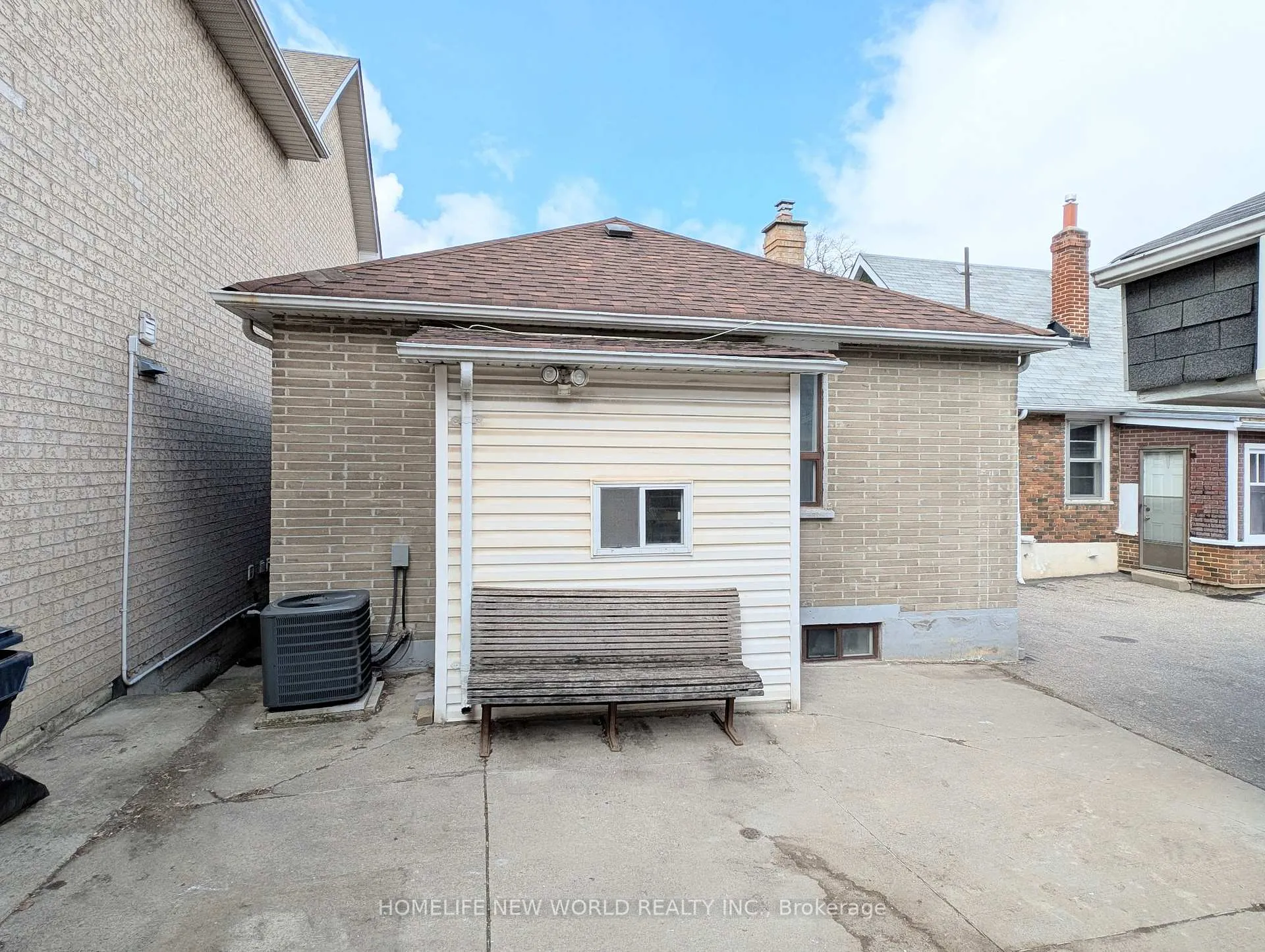 Photo 25 of 53 Dunraven Drive, Toronto, Keelesdale-Eglinton West — HOMEH