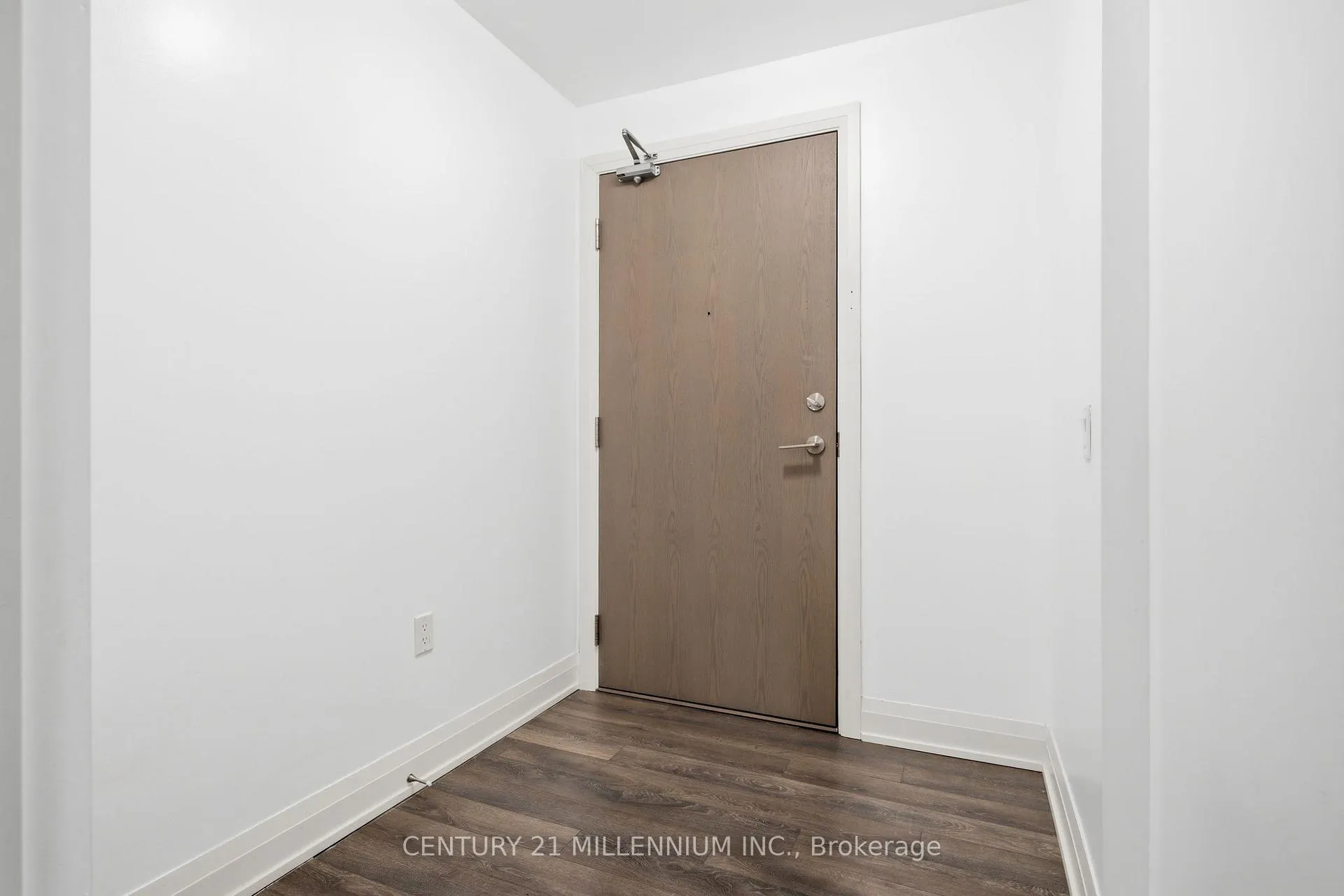Photo 5 of Unit 627, 4800 Highway 7 Road, Vaughan, East Woodbridge — HOMEH