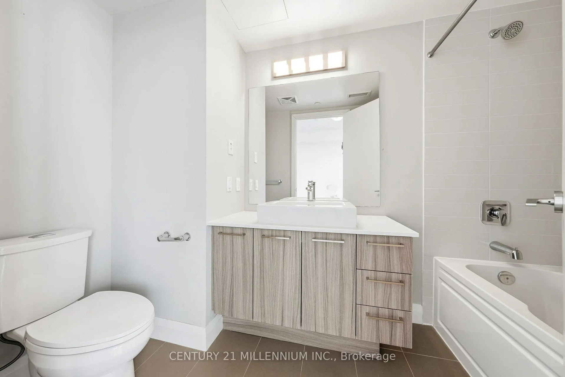 Photo 24 of Unit 627, 4800 Highway 7 Road, Vaughan, East Woodbridge — HOMEH