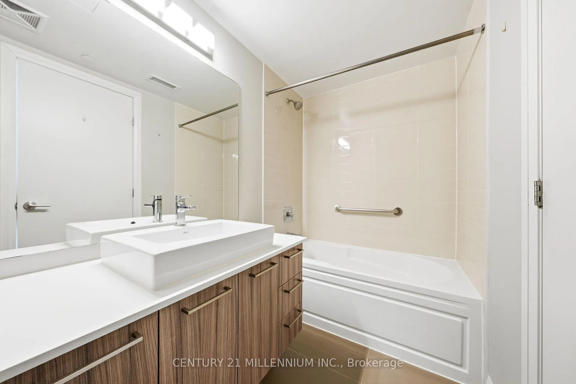 Photo 25 of Unit 627, 4800 Highway 7 Road, Vaughan, East Woodbridge — HOMEH