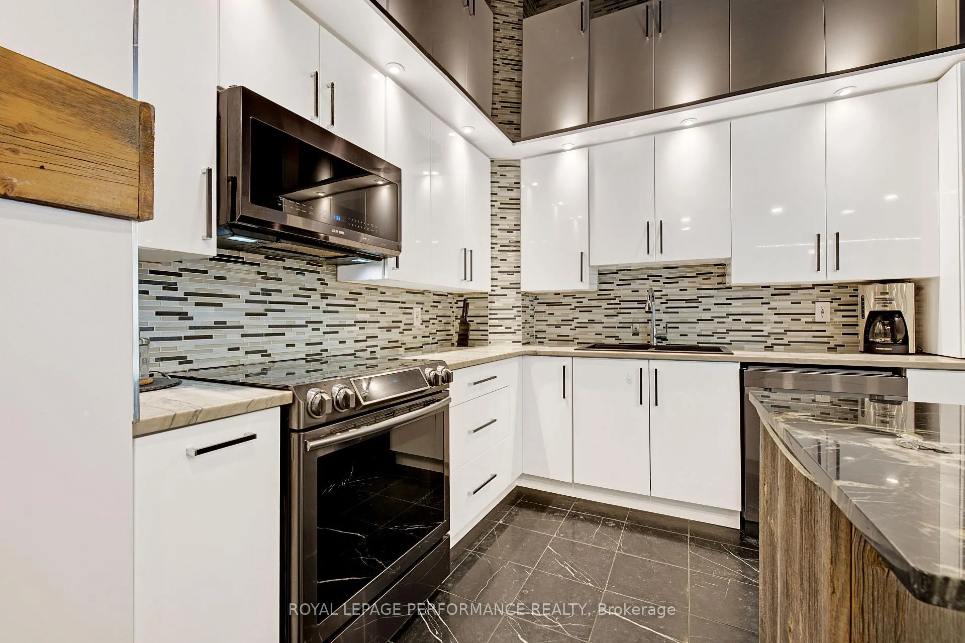 Photo 10 of Unit 1905, 160 George Street, Ottawa, Lower Town/Byward Market — HOMEH