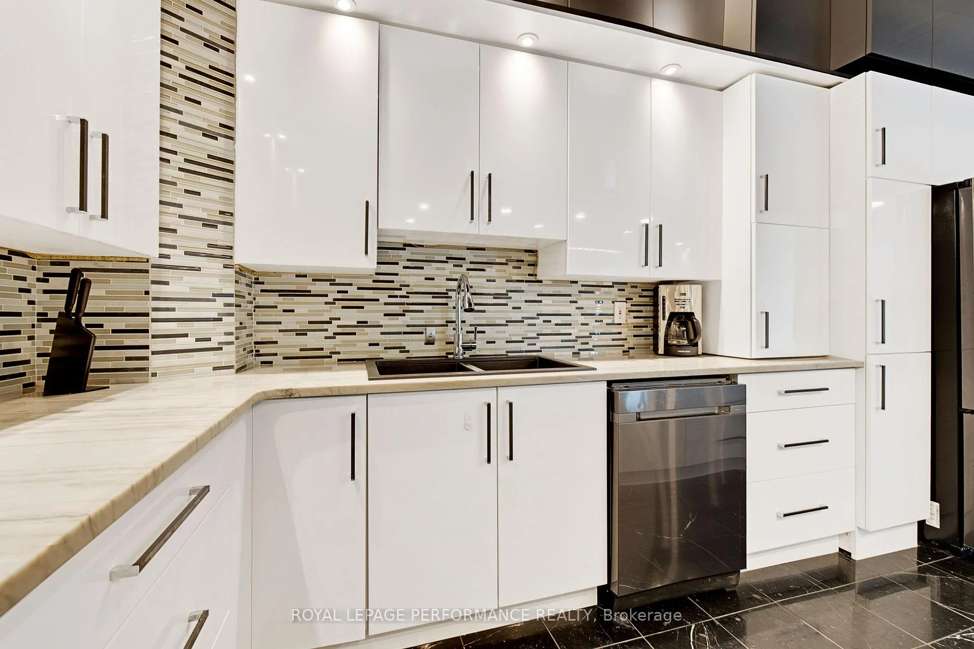 Photo 13 of Unit 1905, 160 George Street, Ottawa, Lower Town/Byward Market — HOMEH