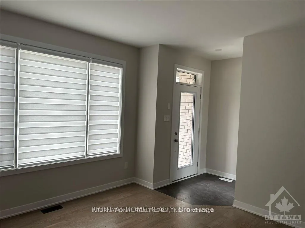 Photo 2 of 405 Appalachian Circle N, Ottawa, Barrhaven - Half Moon Bay — HOMEH
