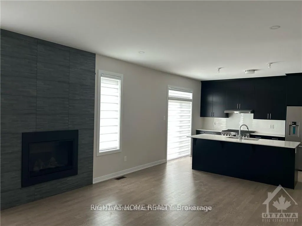 Photo 4 of 405 Appalachian Circle N, Ottawa, Barrhaven - Half Moon Bay — HOMEH
