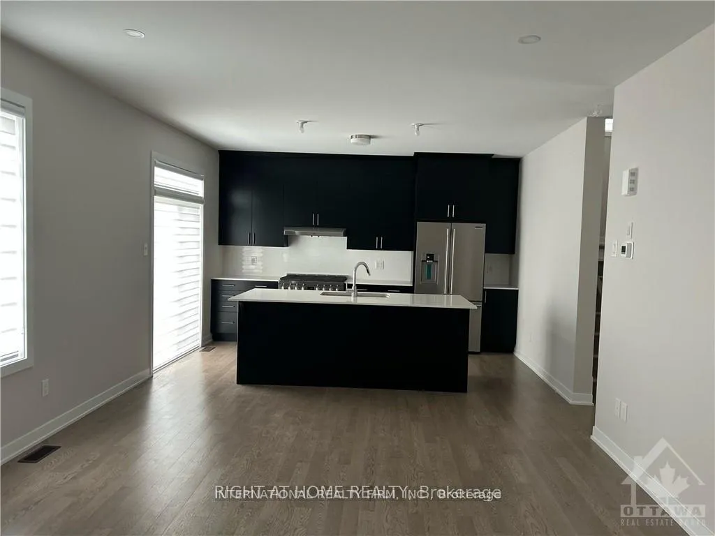 Photo 5 of 405 Appalachian Circle N, Ottawa, Barrhaven - Half Moon Bay — HOMEH