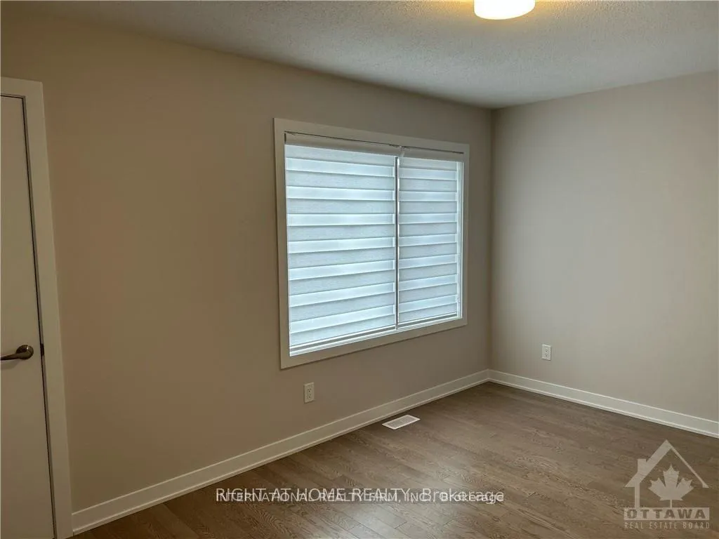Photo 6 of 405 Appalachian Circle N, Ottawa, Barrhaven - Half Moon Bay — HOMEH
