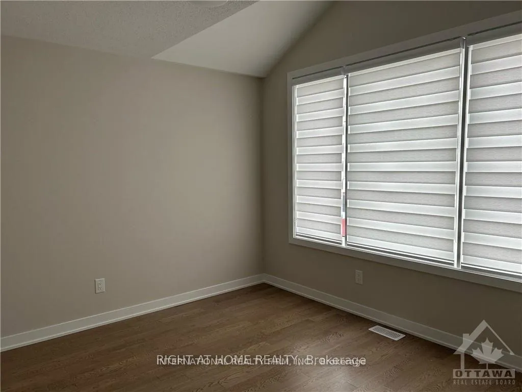 Photo 11 of 405 Appalachian Circle N, Ottawa, Barrhaven - Half Moon Bay — HOMEH
