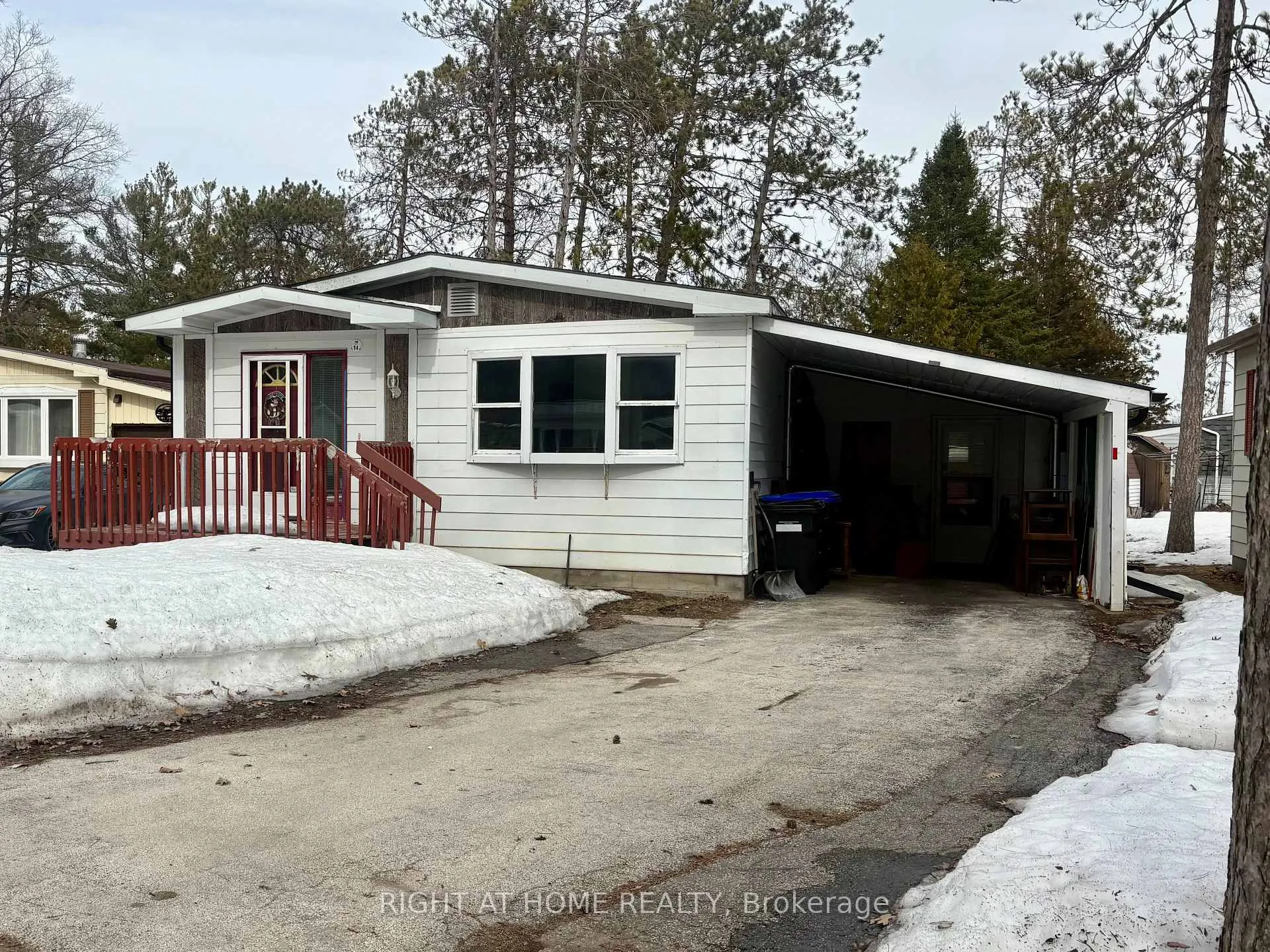 Photo 1 of 14 Sinclair Avenue S, Wasaga Beach — HOMEH