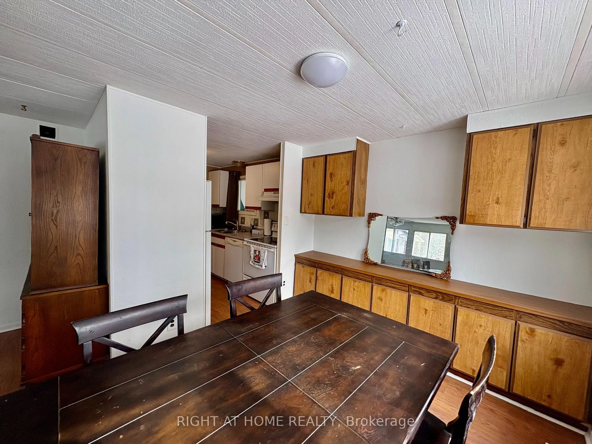 Photo 10 of 14 Sinclair Avenue S, Wasaga Beach — HOMEH