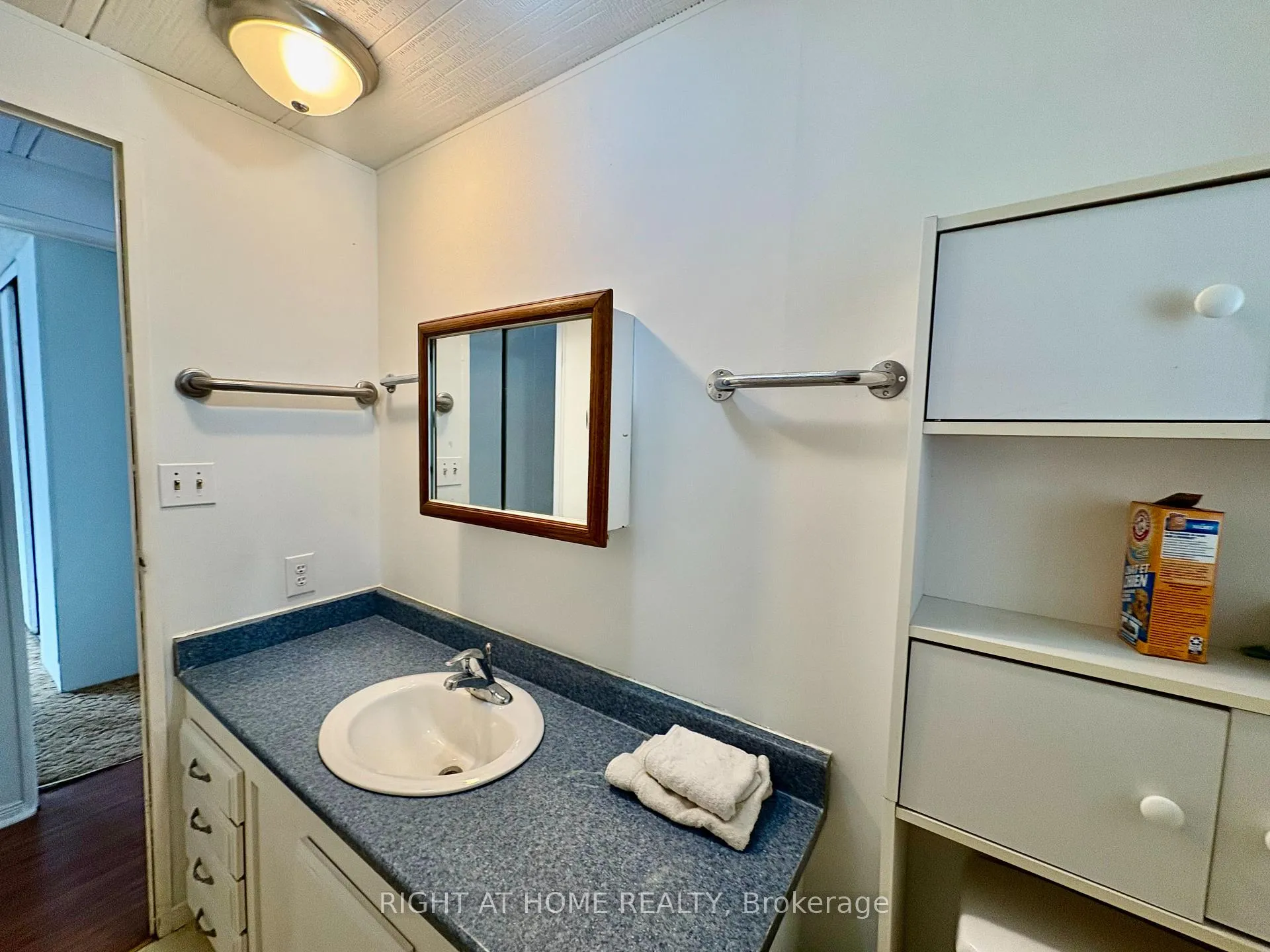Photo 15 of 14 Sinclair Avenue S, Wasaga Beach — HOMEH