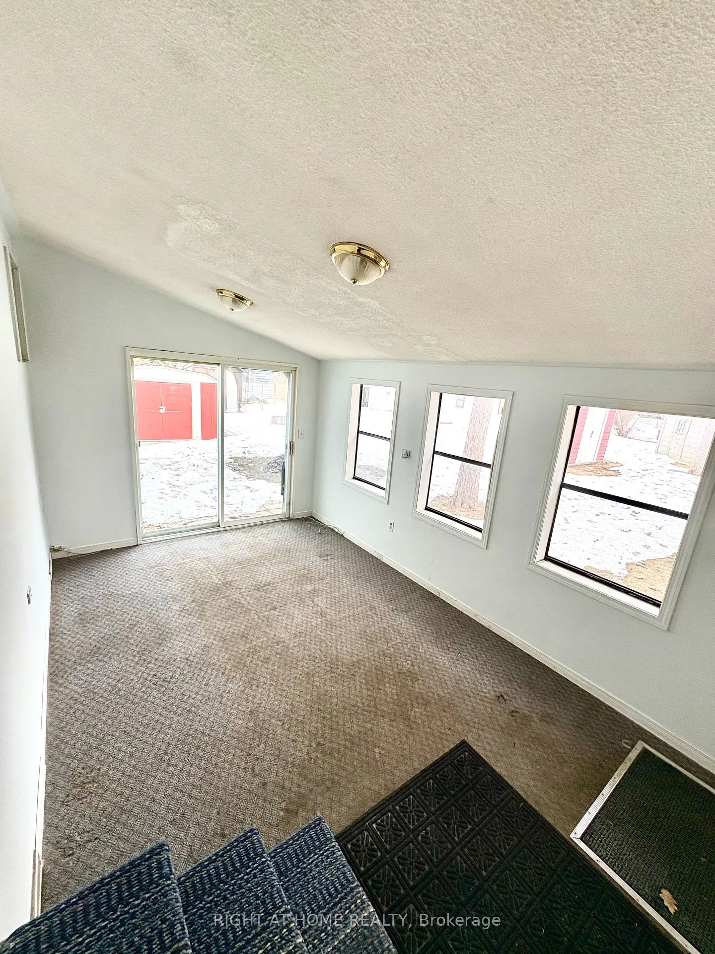 Photo 21 of 14 Sinclair Avenue S, Wasaga Beach — HOMEH