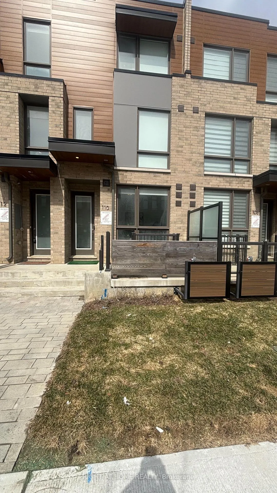 Photo 1 of 110 Green Gardens Boulevard, Toronto, Englemount-Lawrence — HOMEH