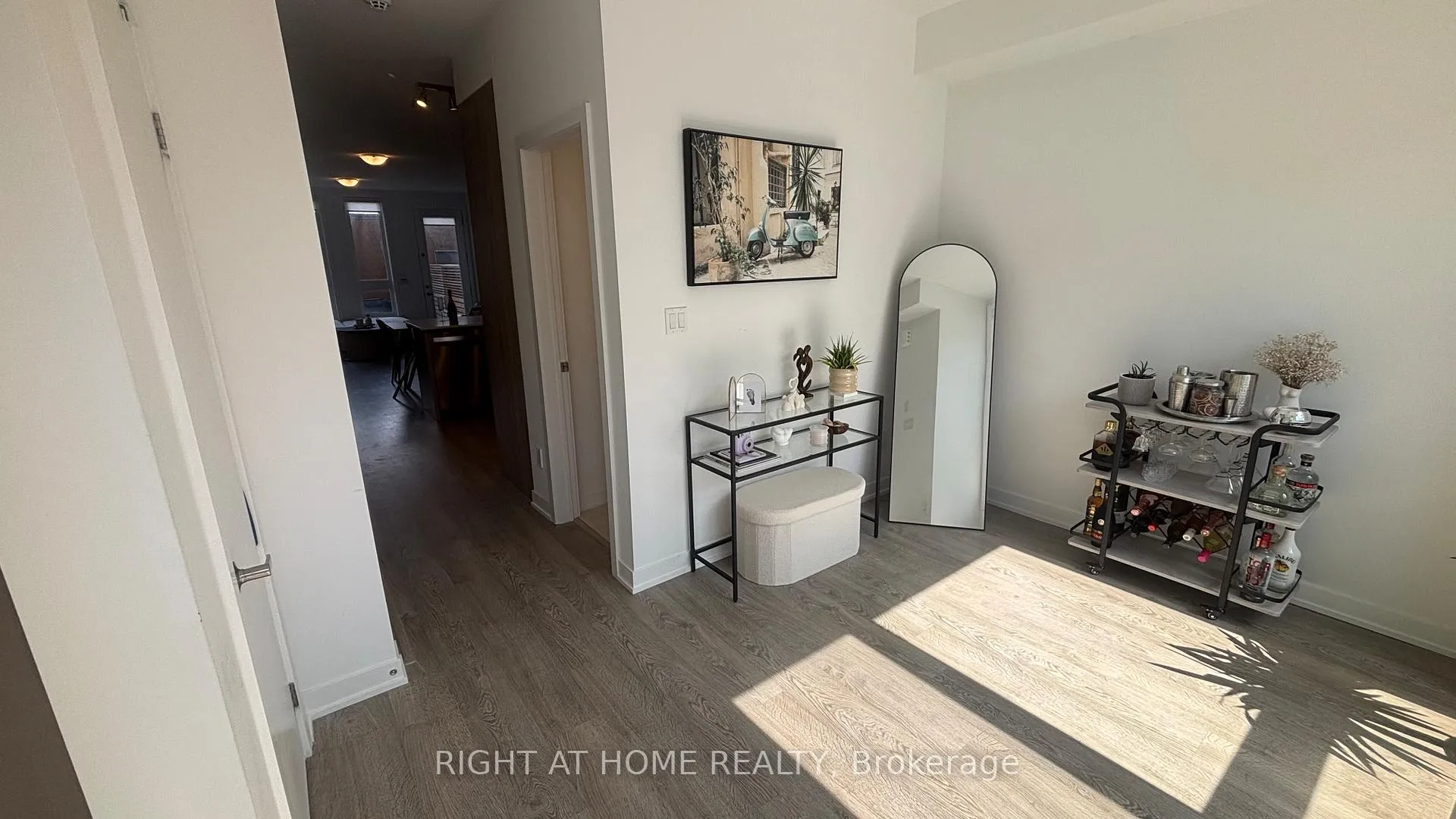 Photo 2 of 110 Green Gardens Boulevard, Toronto, Englemount-Lawrence — HOMEH