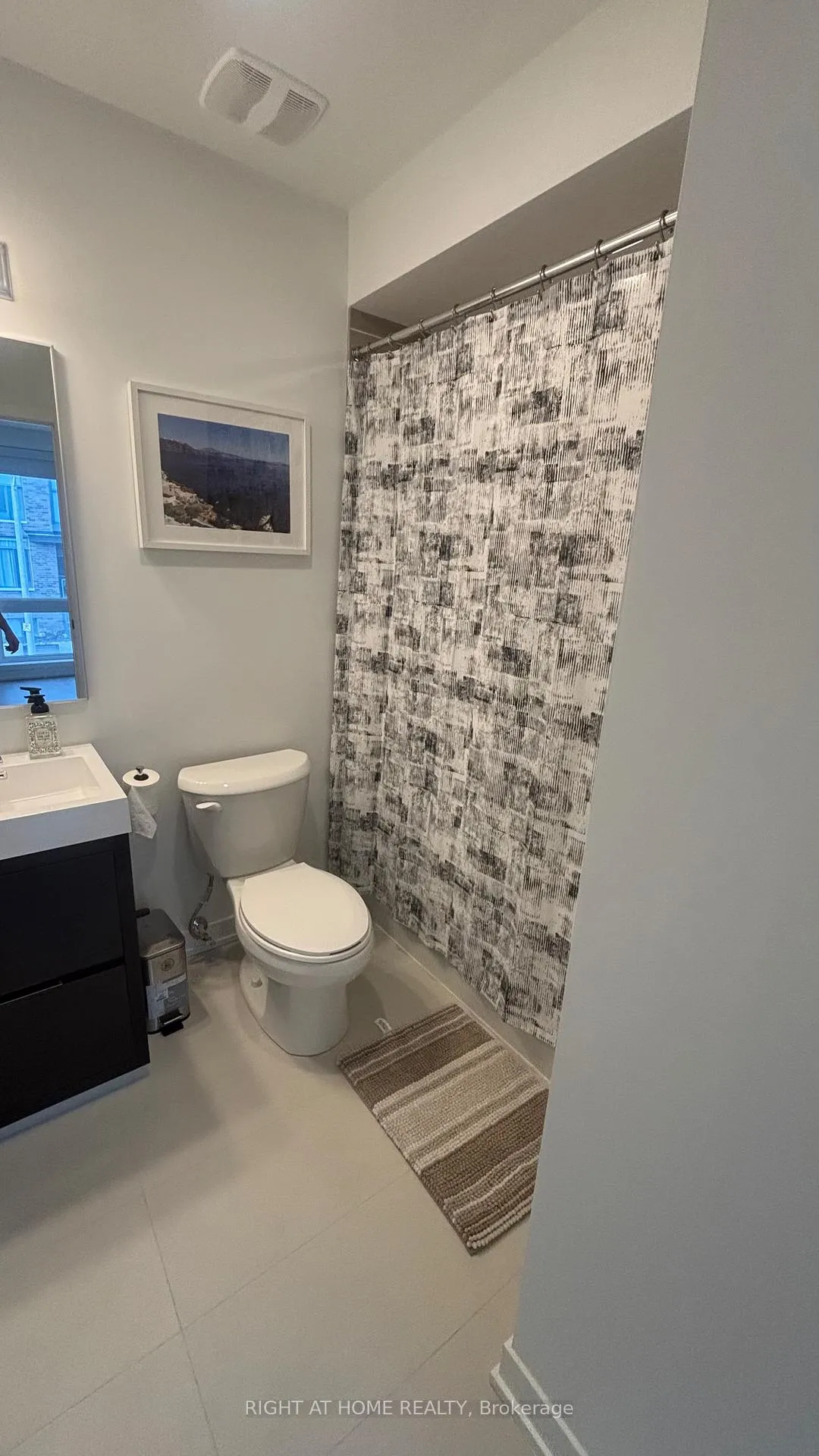 Photo 18 of 110 Green Gardens Boulevard, Toronto, Englemount-Lawrence — HOMEH