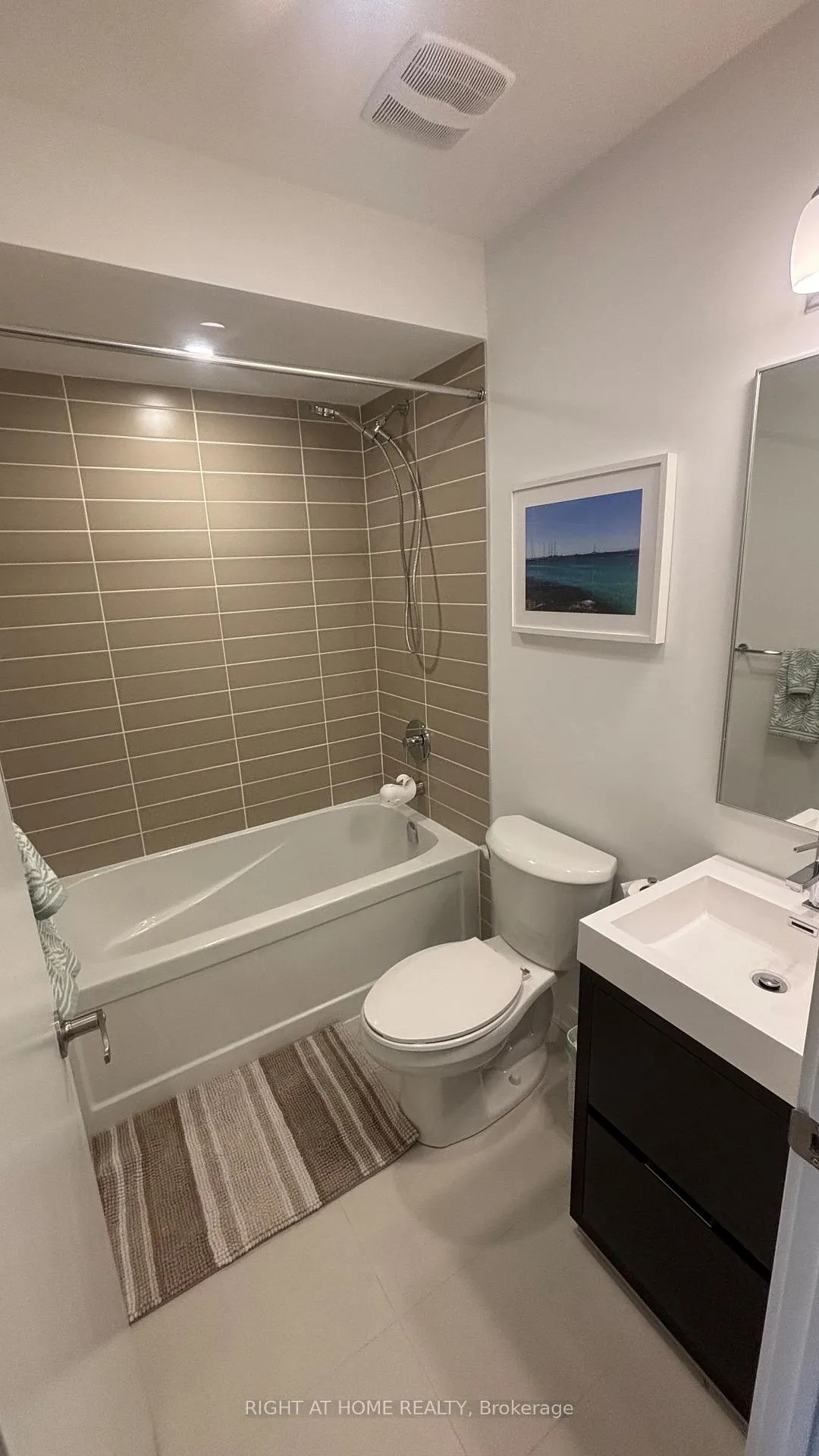 Photo 20 of 110 Green Gardens Boulevard, Toronto, Englemount-Lawrence — HOMEH
