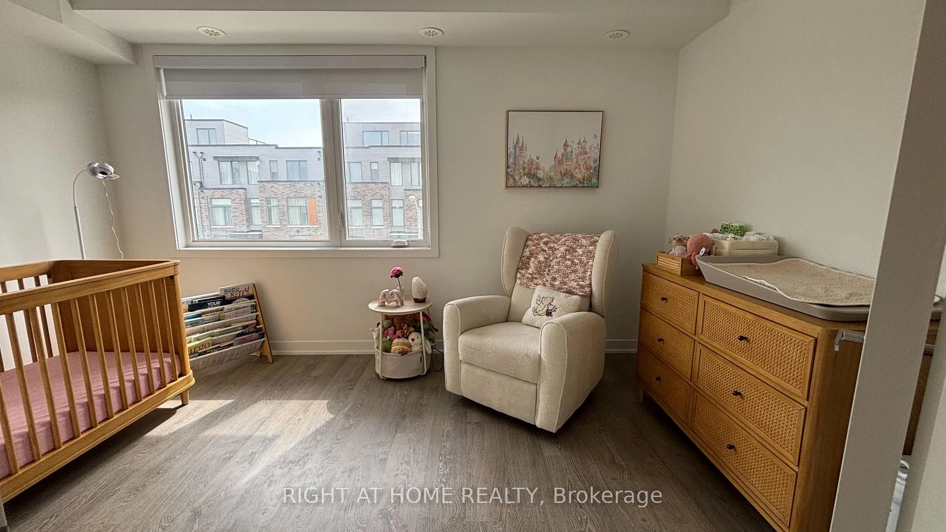 Photo 27 of 110 Green Gardens Boulevard, Toronto, Englemount-Lawrence — HOMEH