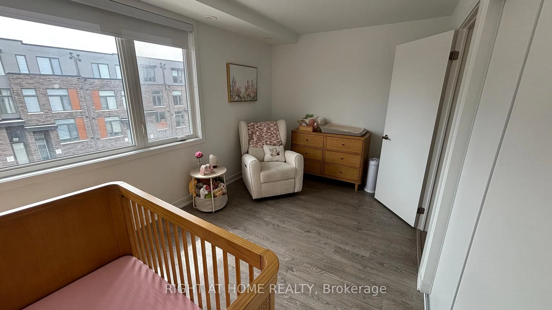 Photo 28 of 110 Green Gardens Boulevard, Toronto, Englemount-Lawrence — HOMEH