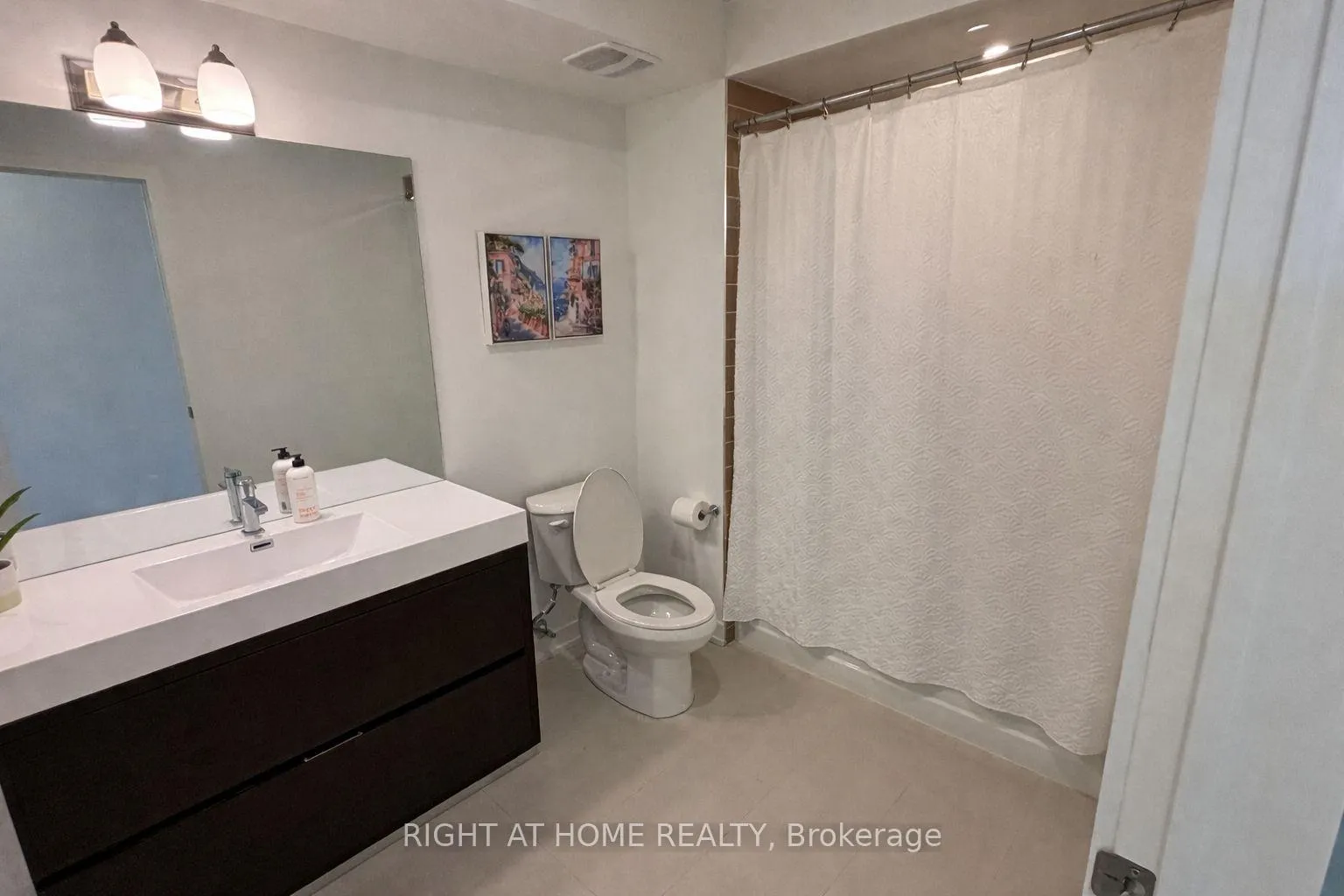Photo 32 of 110 Green Gardens Boulevard, Toronto, Englemount-Lawrence — HOMEH