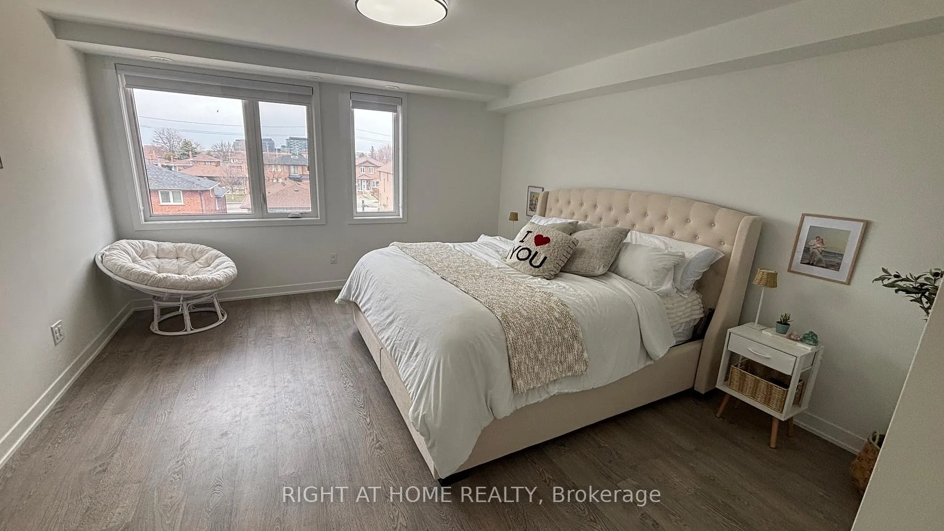 Photo 35 of 110 Green Gardens Boulevard, Toronto, Englemount-Lawrence — HOMEH
