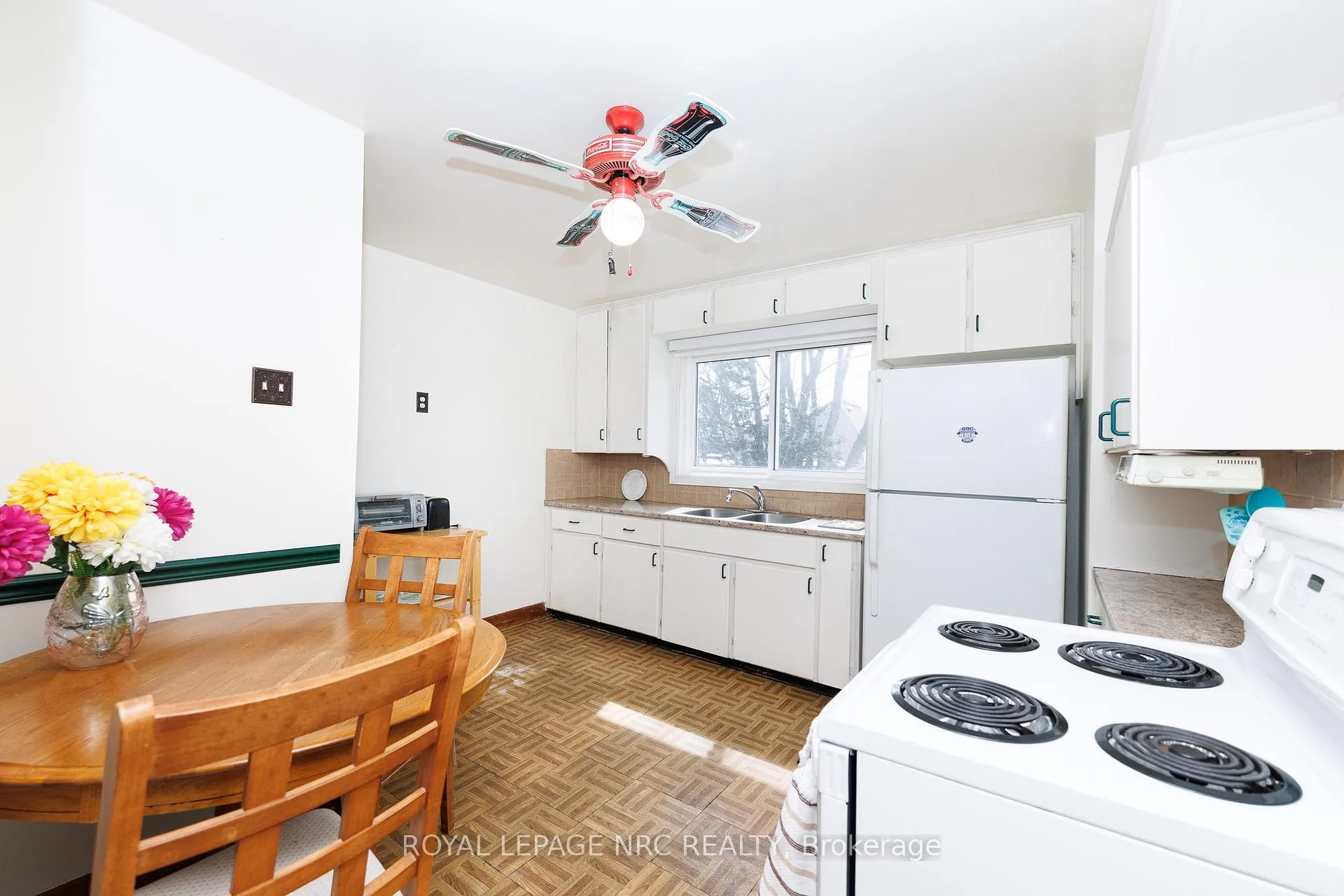 Photo 6 of 6408 Monroe Street, Niagara Falls, Dorchester — HOMEH