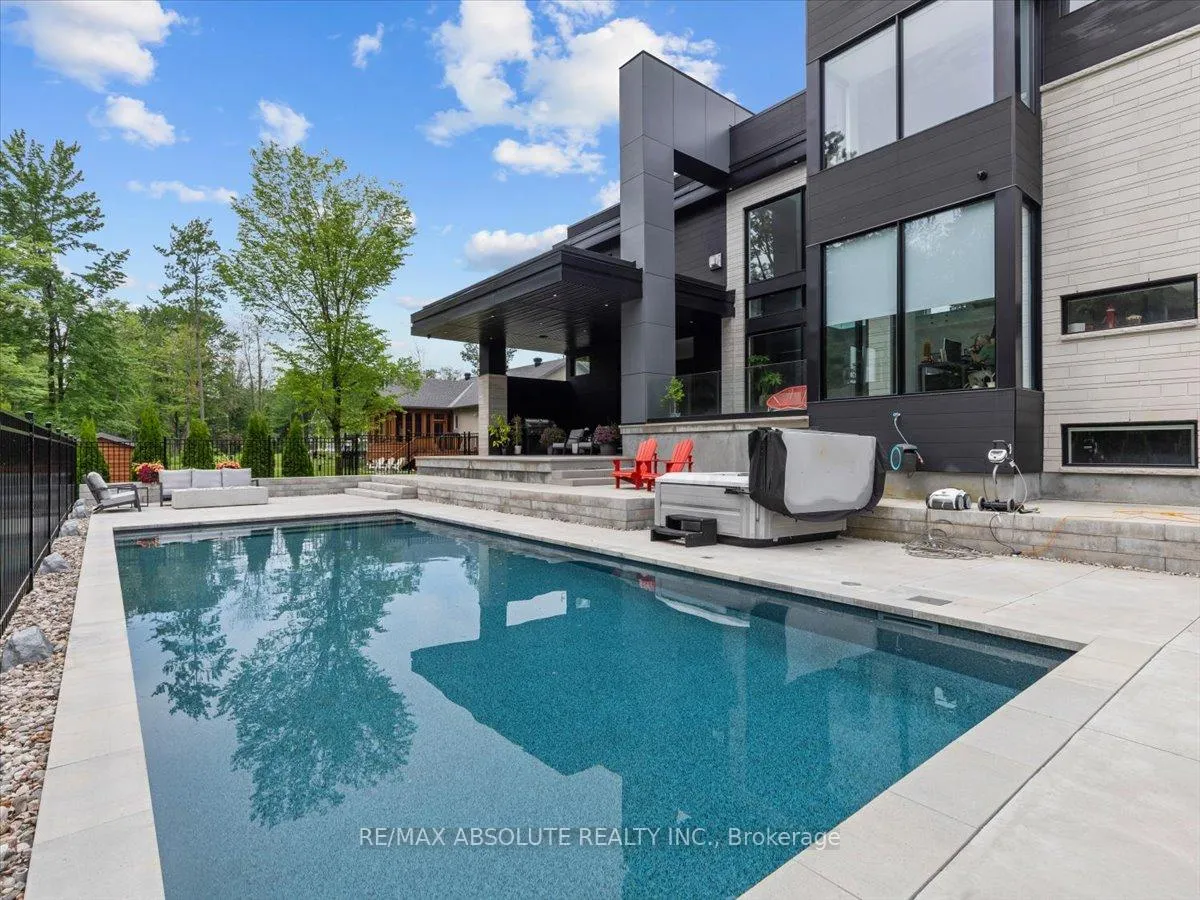 Photo 3 of 553 Shoreway Drive, Ottawa, Greely — HOMEH