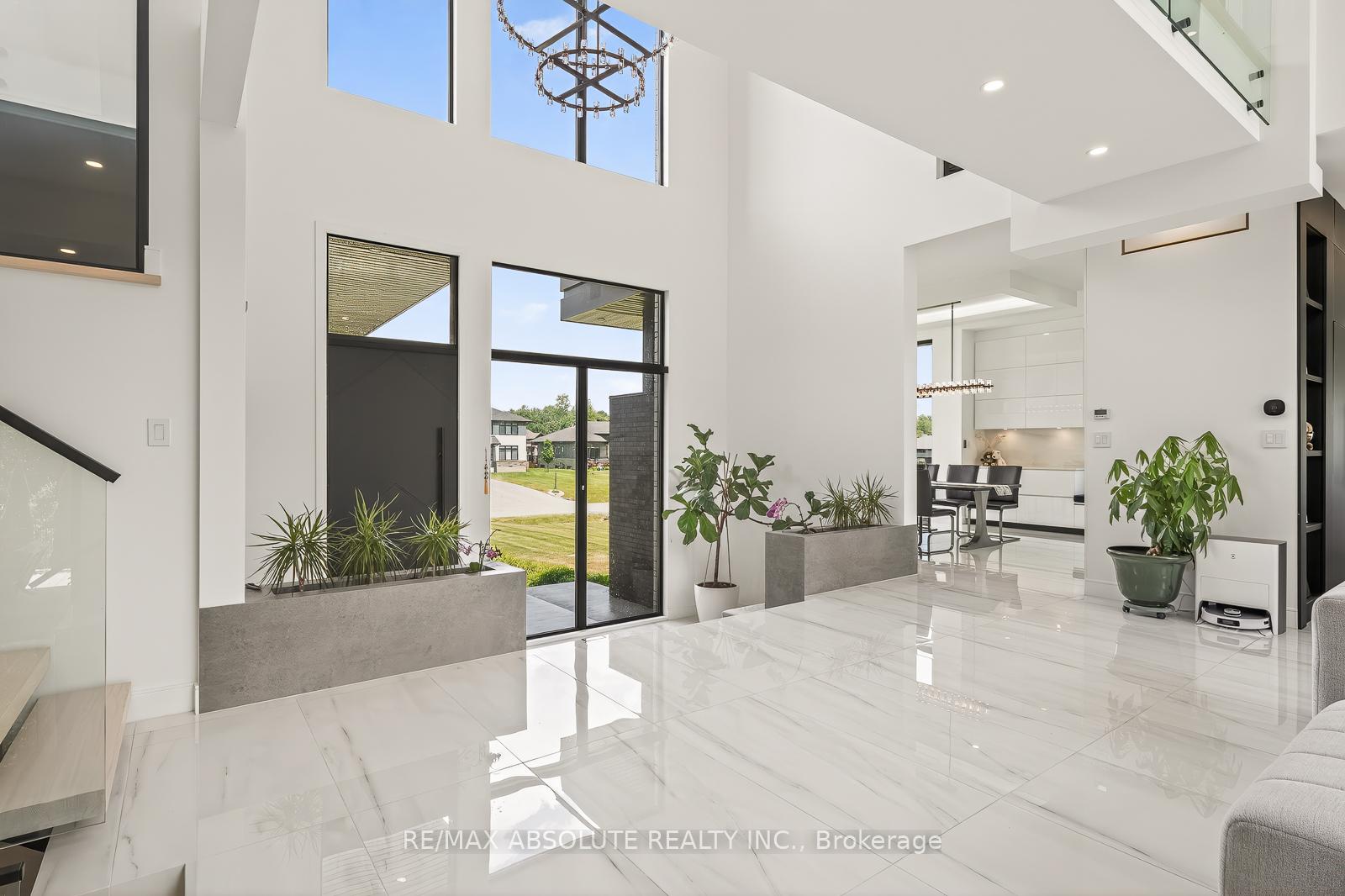 Photo 5 of 553 Shoreway Drive, Ottawa, Greely — HOMEH