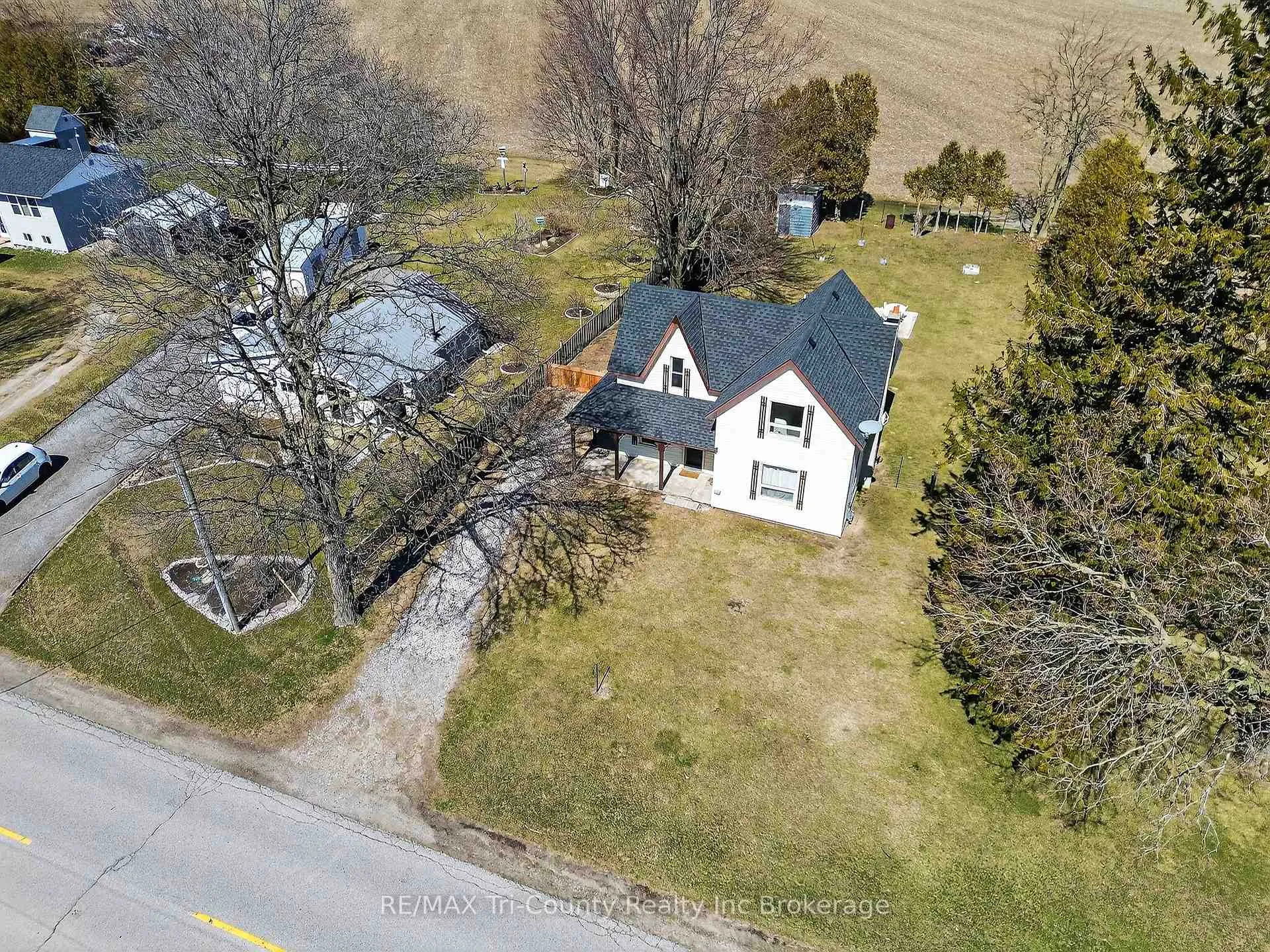 Photo 3 of 591 Lakeshore Road, Norfolk, Rural Houghton — HOMEH