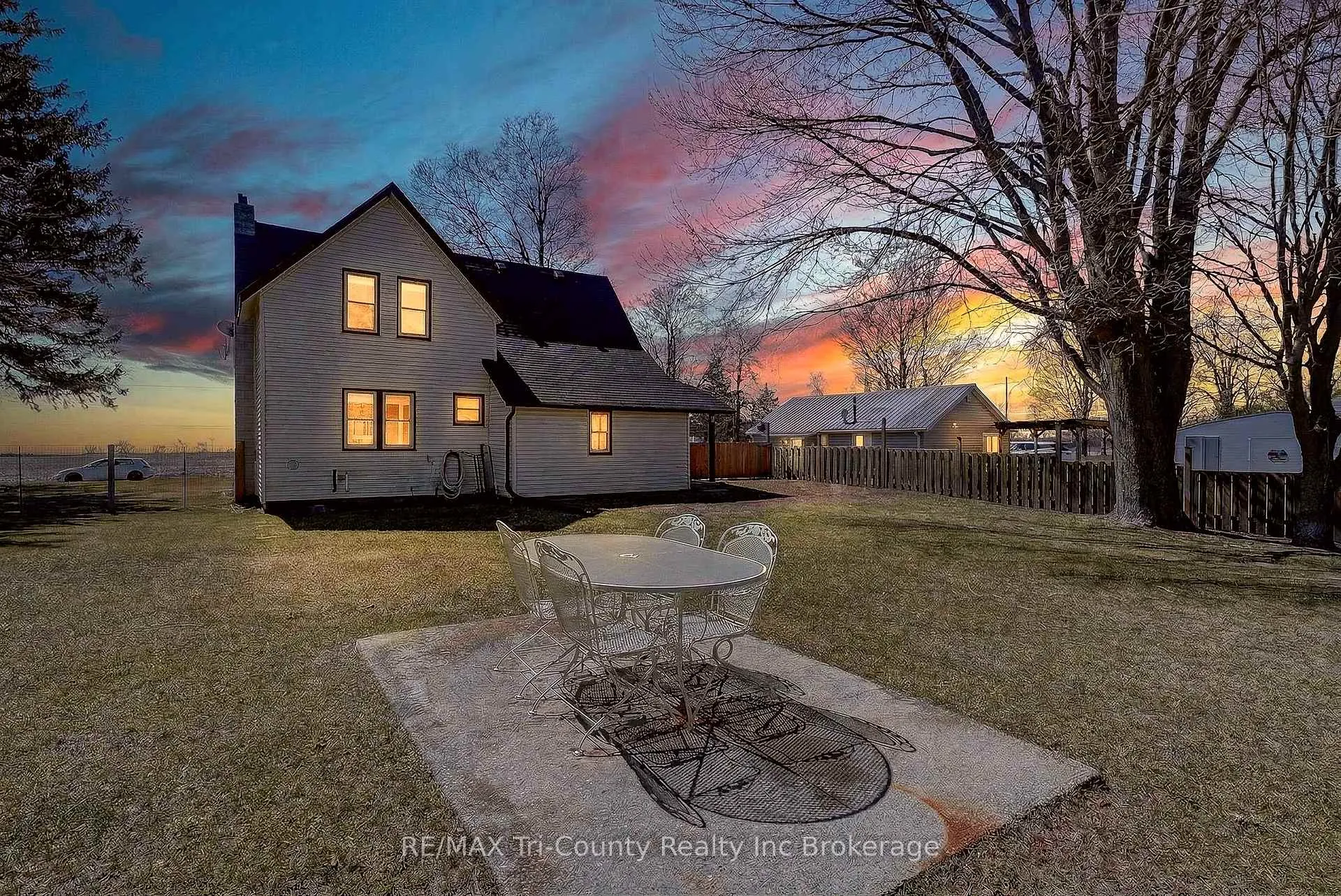 Photo 5 of 591 Lakeshore Road, Norfolk, Rural Houghton — HOMEH