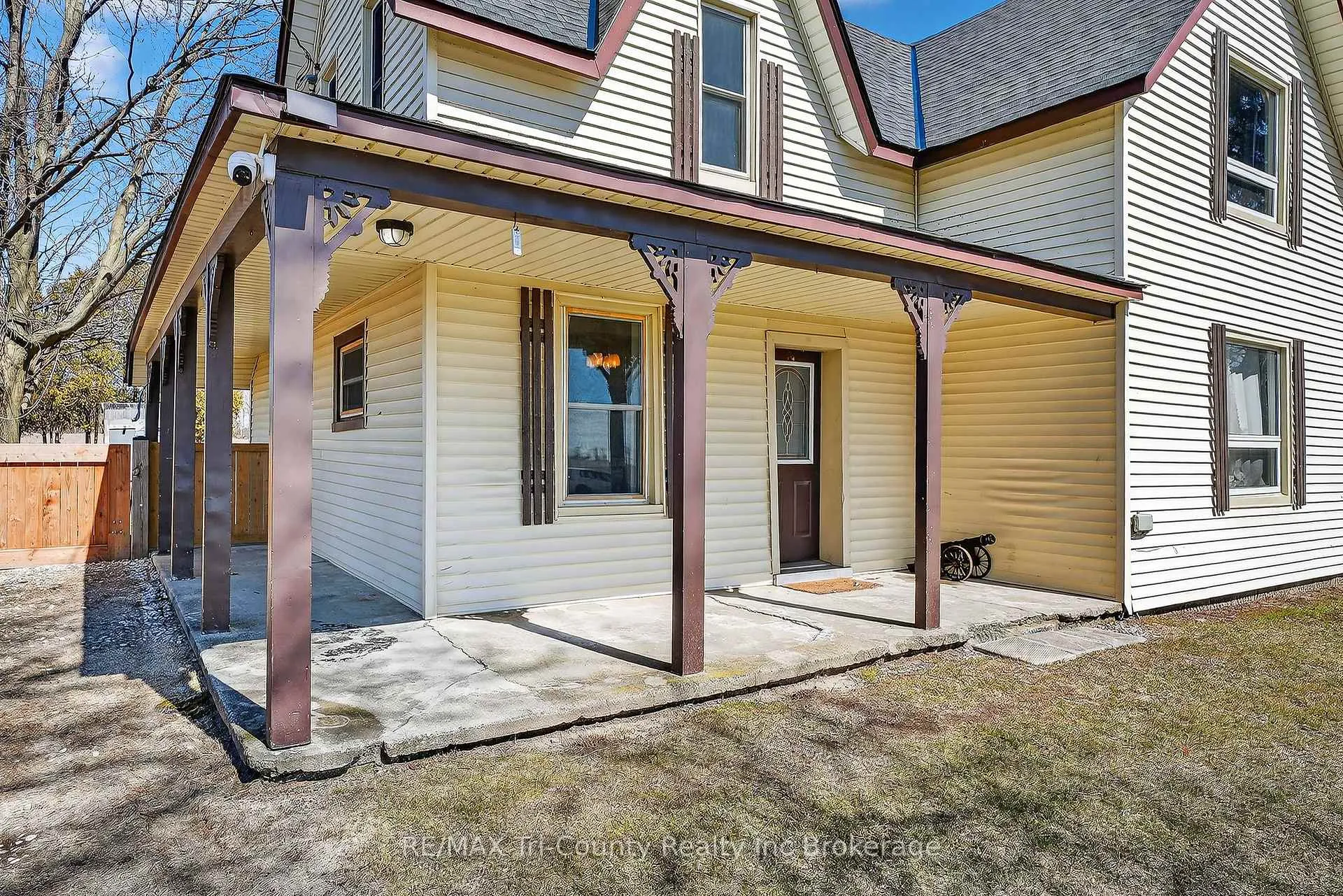 Photo 7 of 591 Lakeshore Road, Norfolk, Rural Houghton — HOMEH
