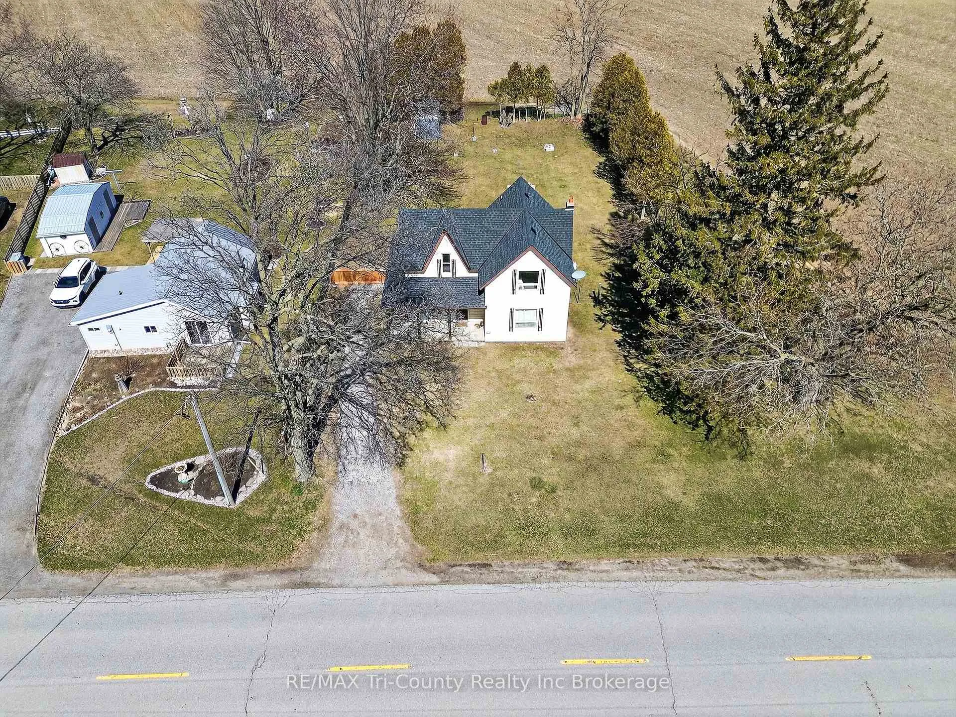 Photo 9 of 591 Lakeshore Road, Norfolk, Rural Houghton — HOMEH