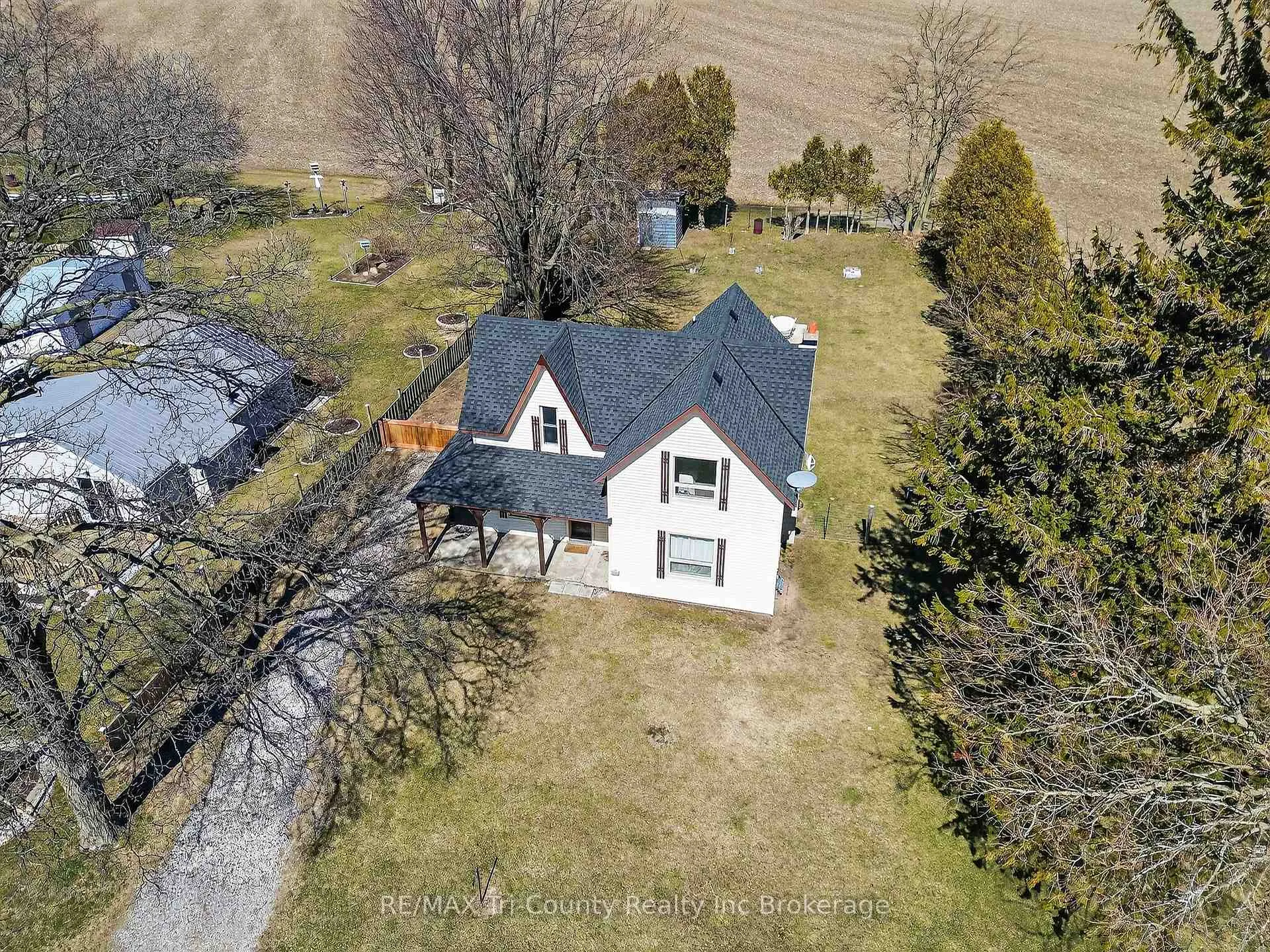 Photo 10 of 591 Lakeshore Road, Norfolk, Rural Houghton — HOMEH