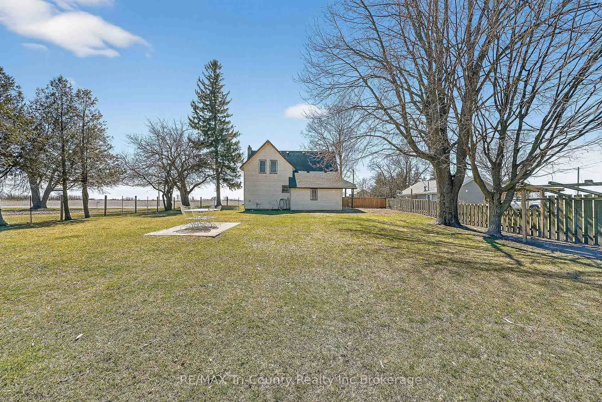 Photo 11 of 591 Lakeshore Road, Norfolk, Rural Houghton — HOMEH