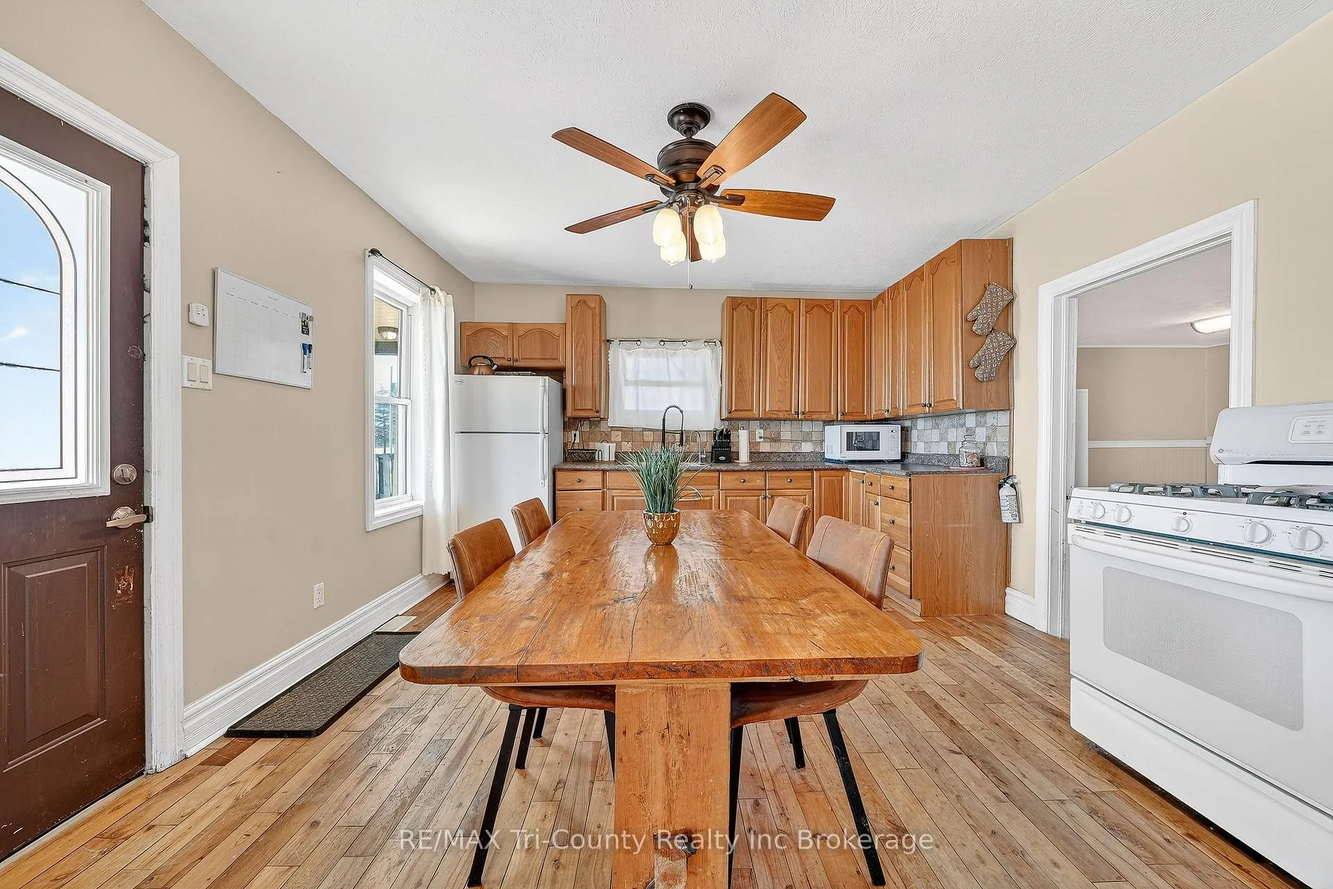 Photo 20 of 591 Lakeshore Road, Norfolk, Rural Houghton — HOMEH