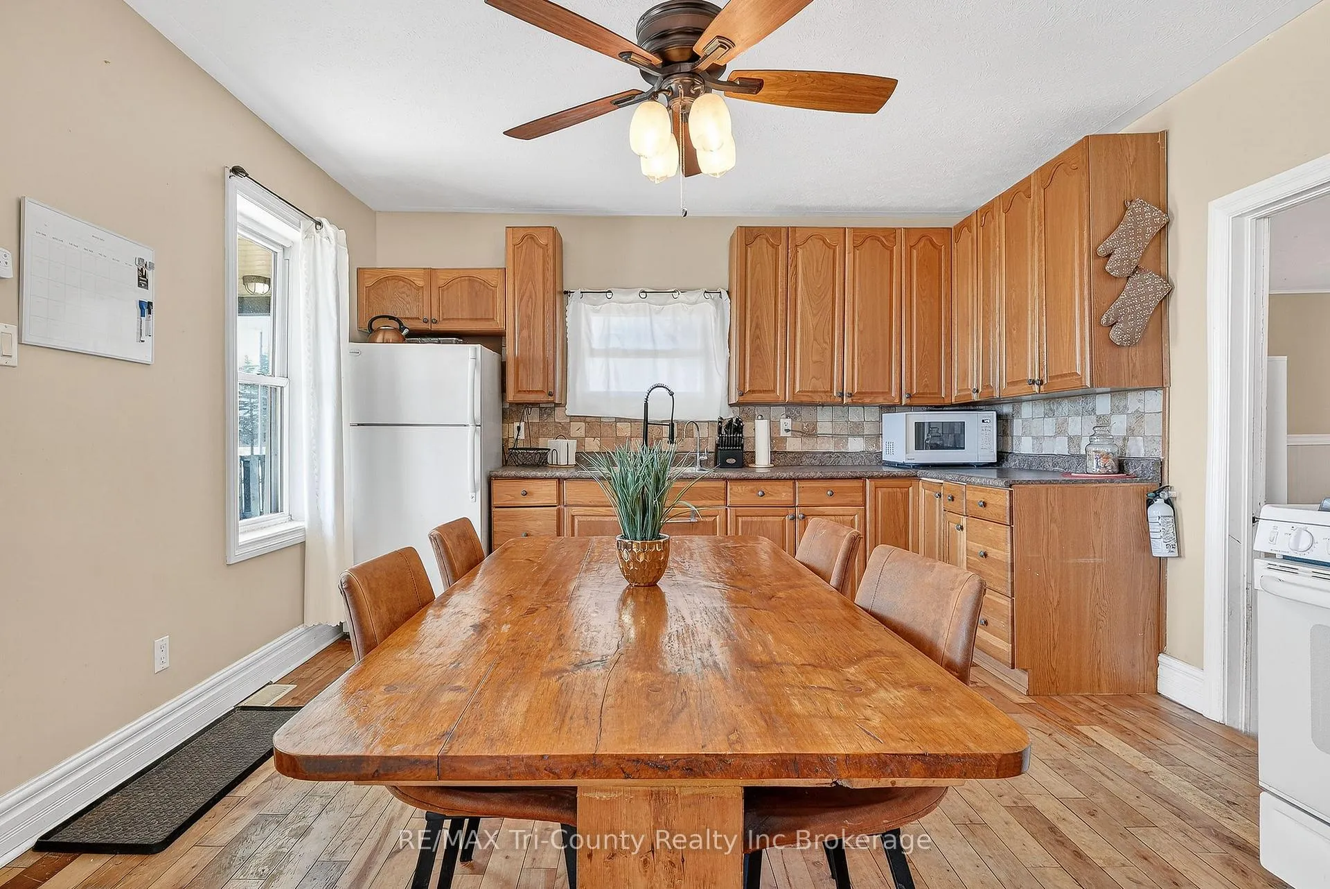 Photo 21 of 591 Lakeshore Road, Norfolk, Rural Houghton — HOMEH