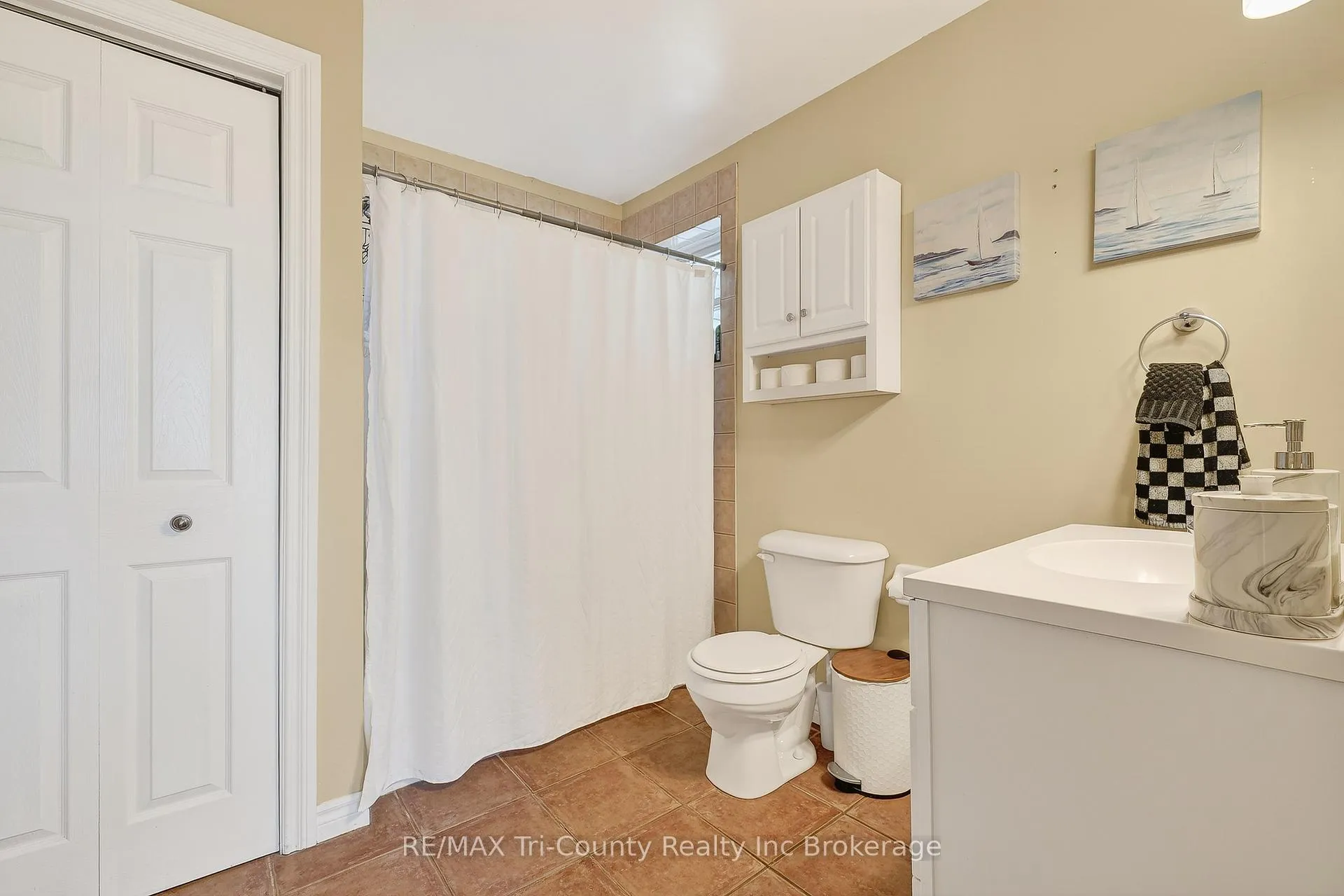Photo 32 of 591 Lakeshore Road, Norfolk, Rural Houghton — HOMEH