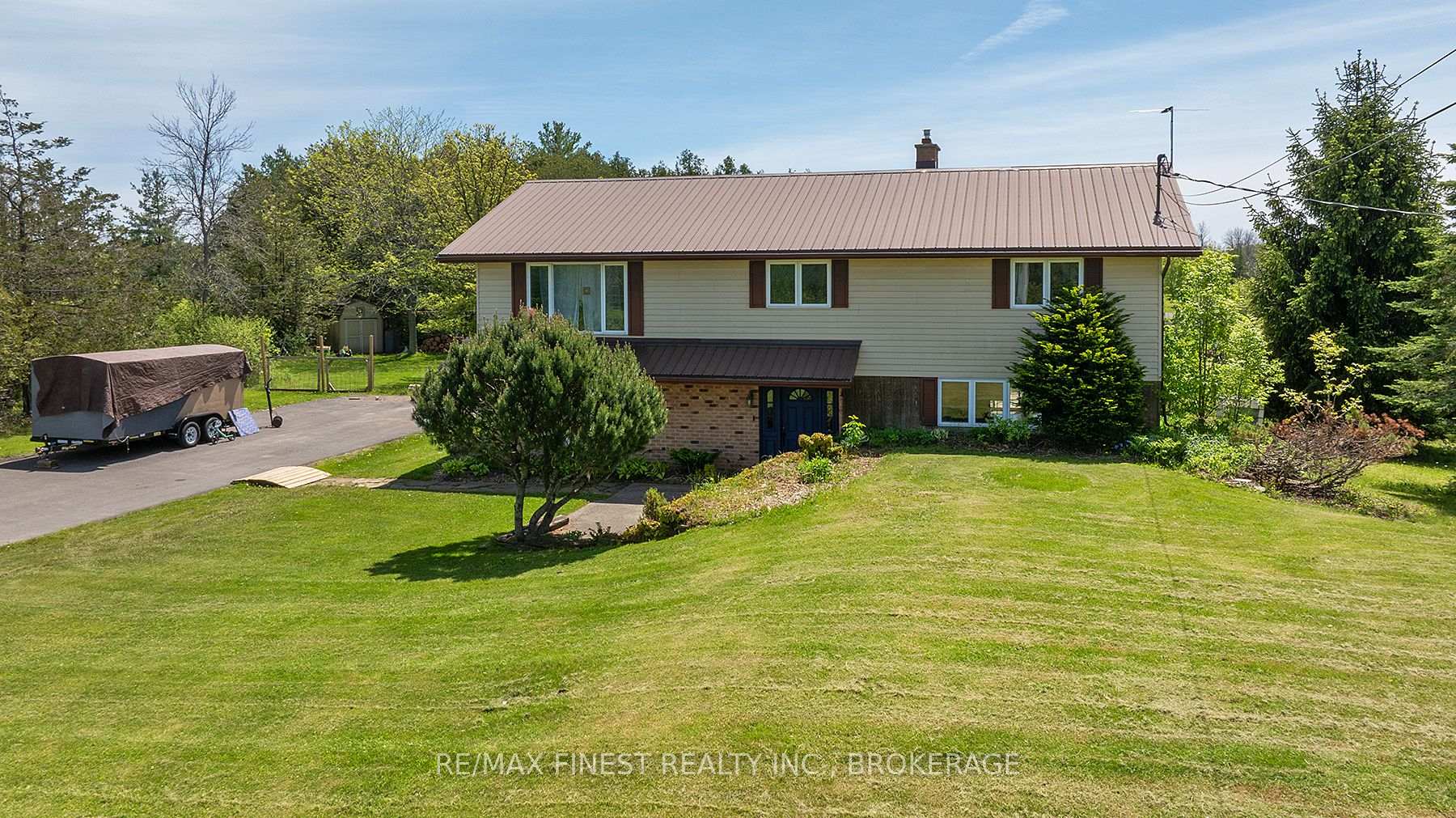 Photo 2 of 706 Caton Road, Loyalist, Lennox and Addington - South — HOMEH