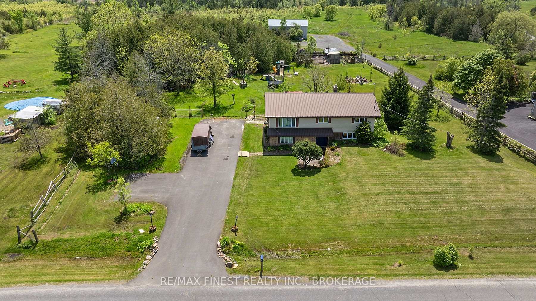 Photo 3 of 706 Caton Road, Loyalist, Lennox and Addington - South — HOMEH