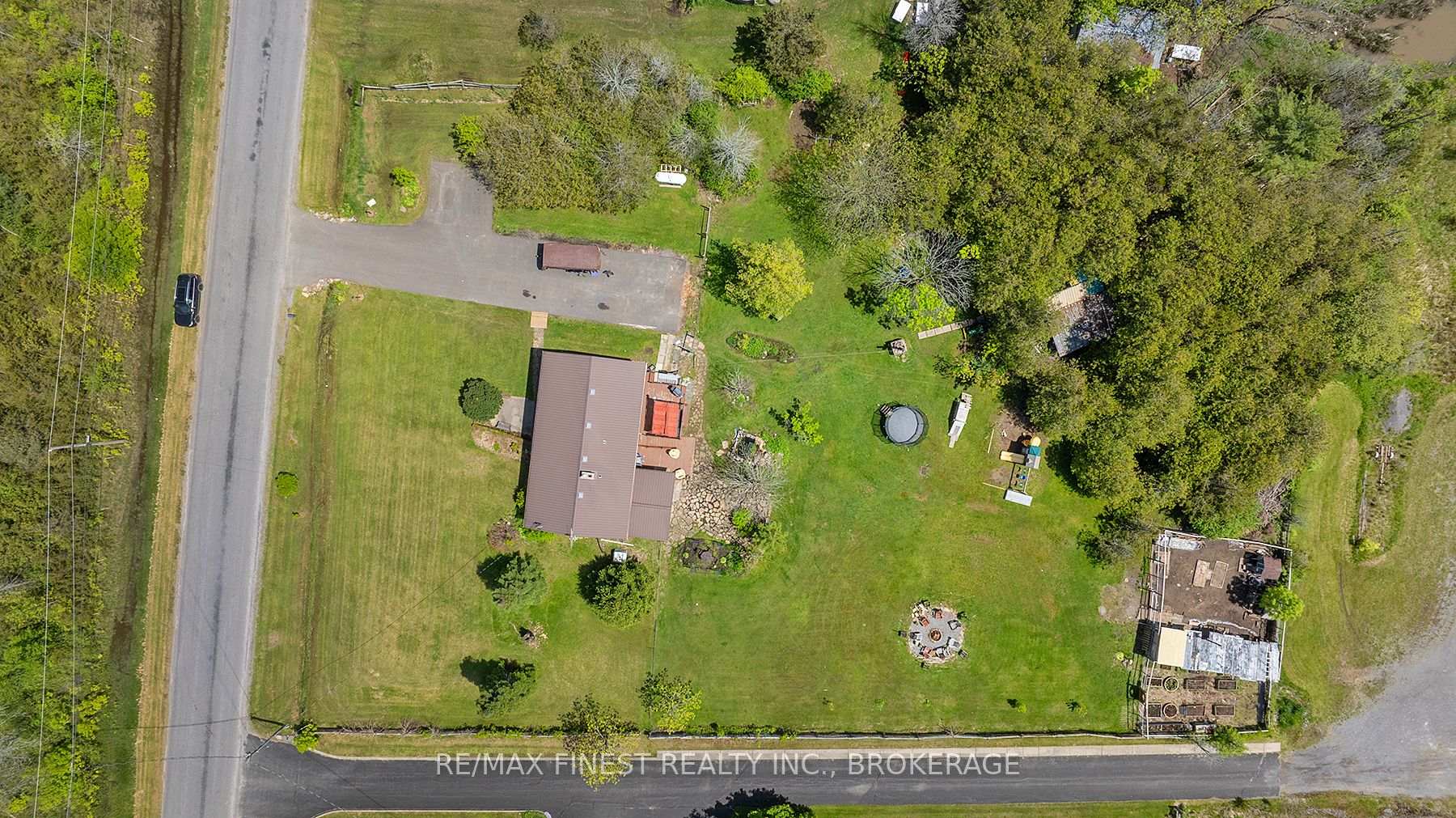 Photo 4 of 706 Caton Road, Loyalist, Lennox and Addington - South — HOMEH