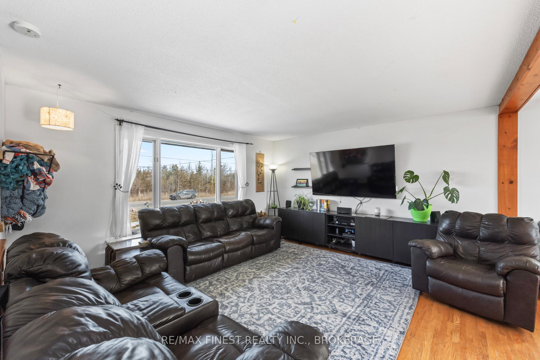 Photo 11 of 706 Caton Road, Loyalist, Lennox and Addington - South — HOMEH