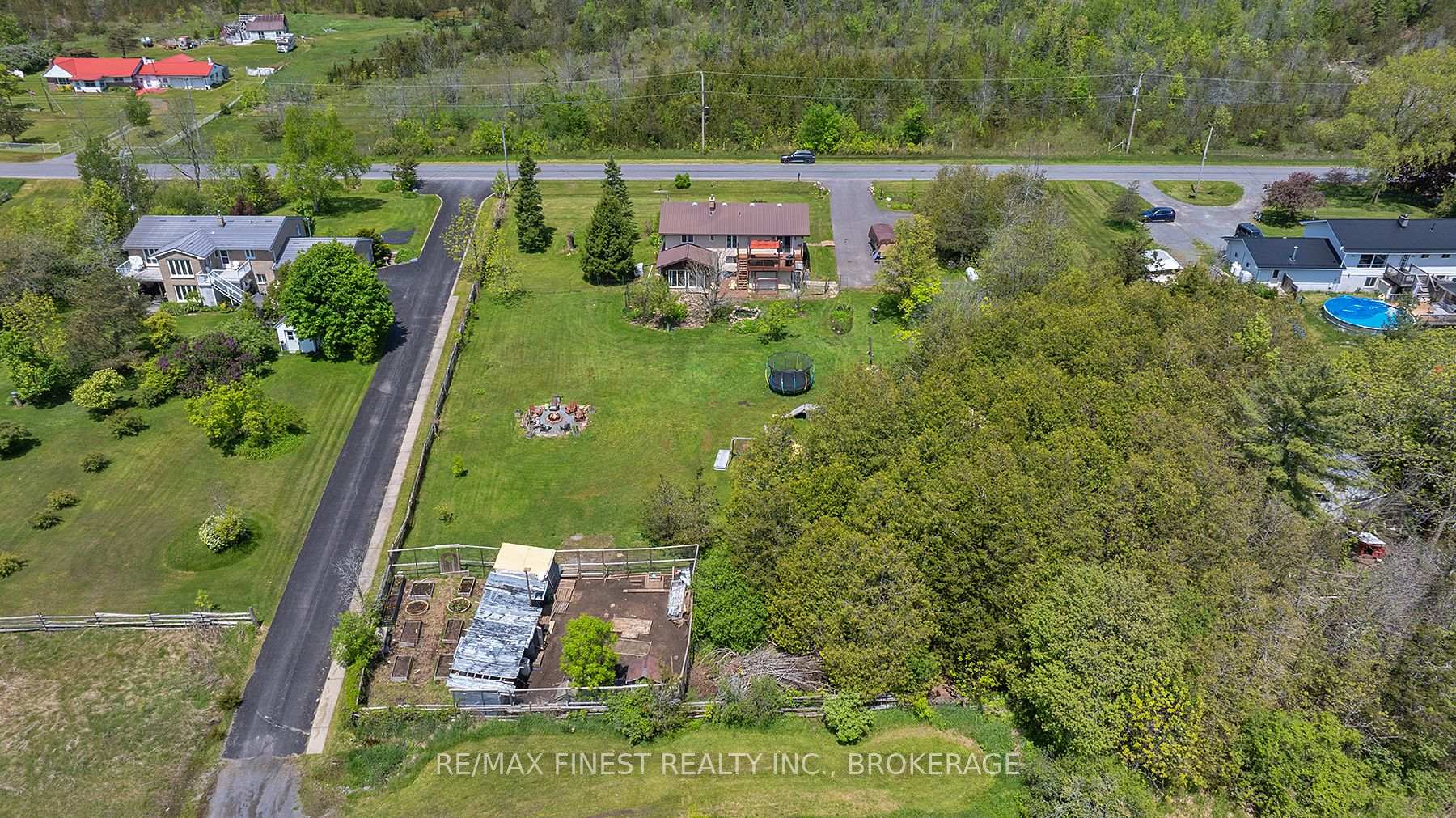 Photo 12 of 706 Caton Road, Loyalist, Lennox and Addington - South — HOMEH