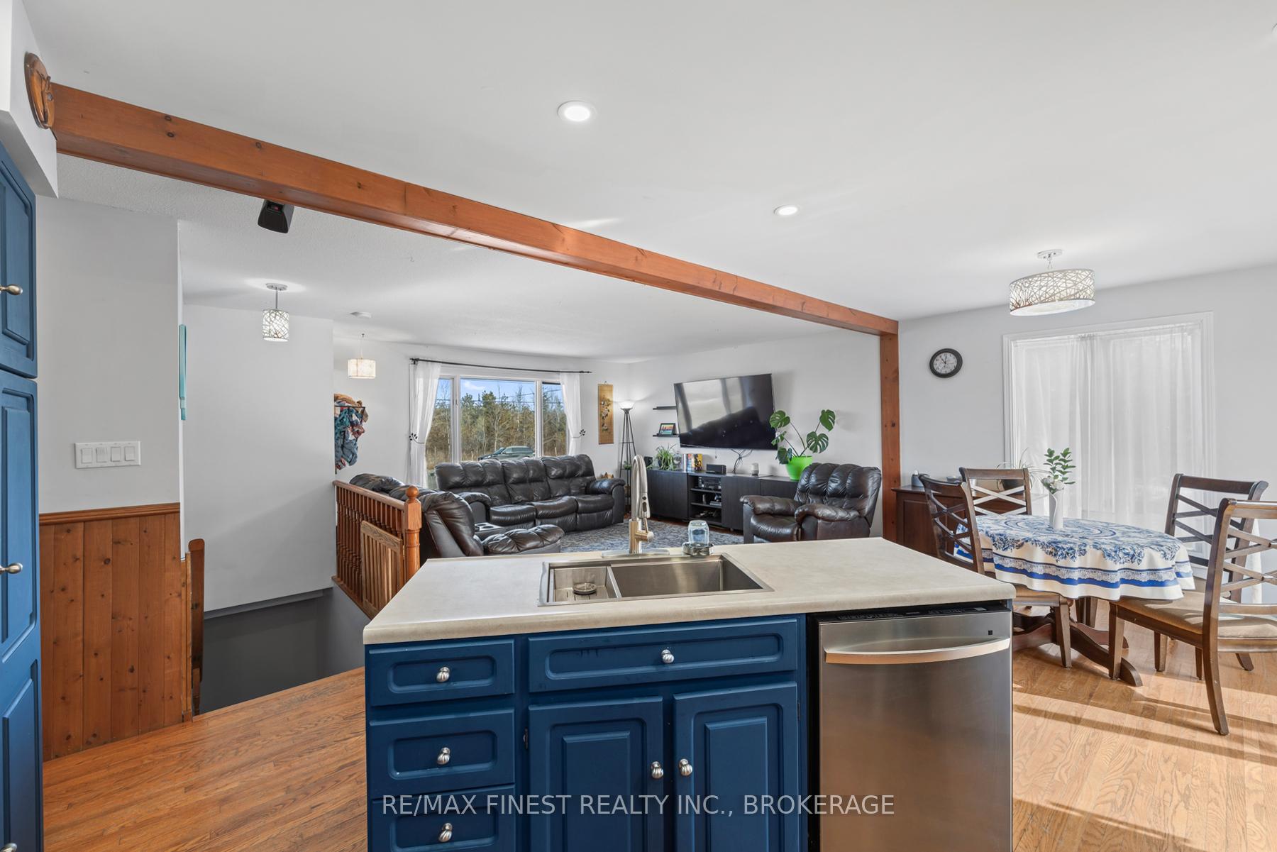 Photo 22 of 706 Caton Road, Loyalist, Lennox and Addington - South — HOMEH