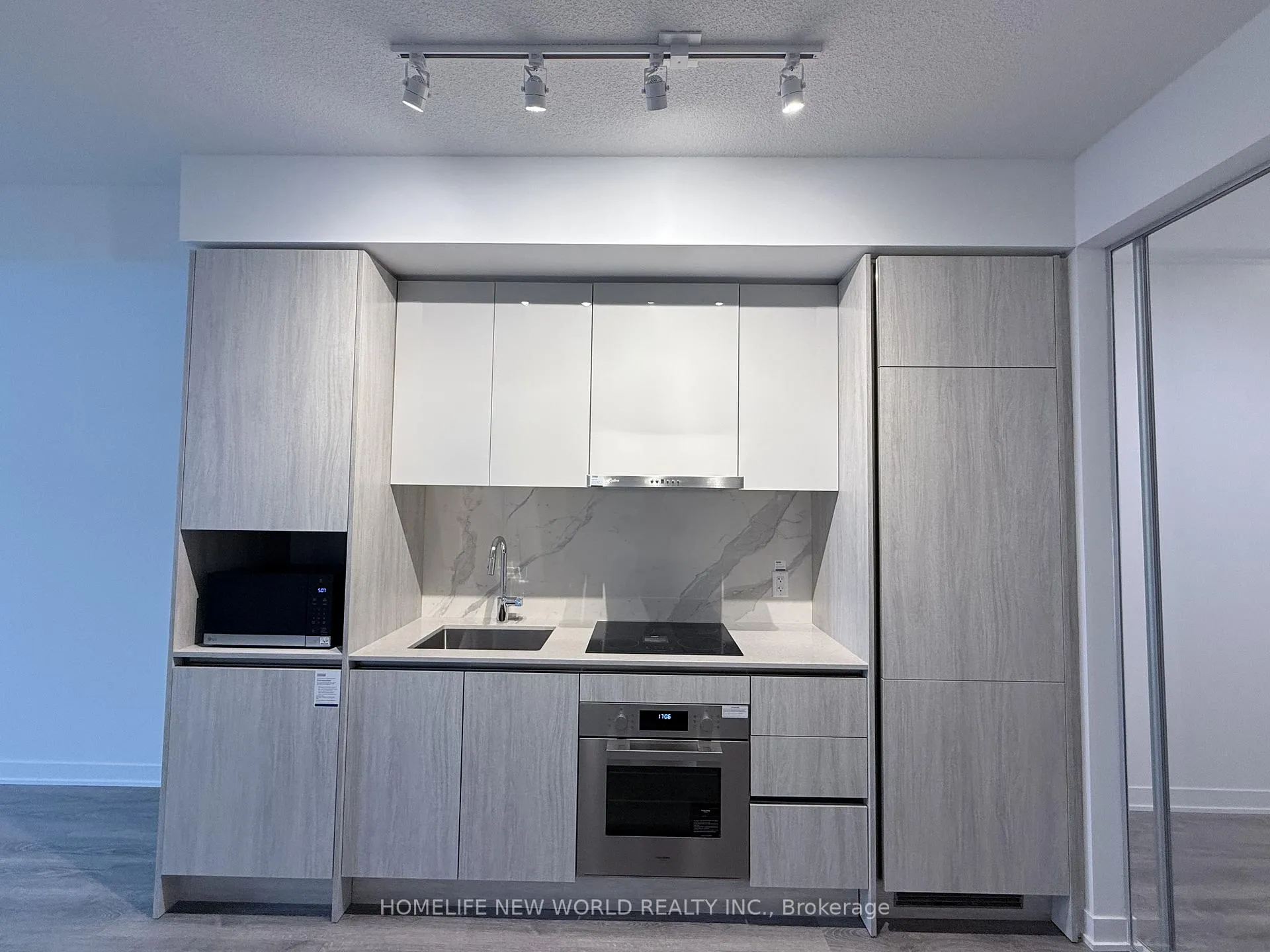 Photo 3 of Unit 2807, 180 Front Street E, Toronto, Moss Park — HOMEH